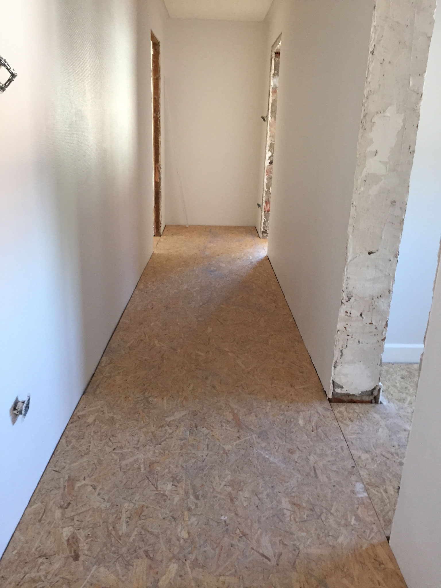 Pose plancher en bois osb 22 mm Activ Renovation Strasbourg 67