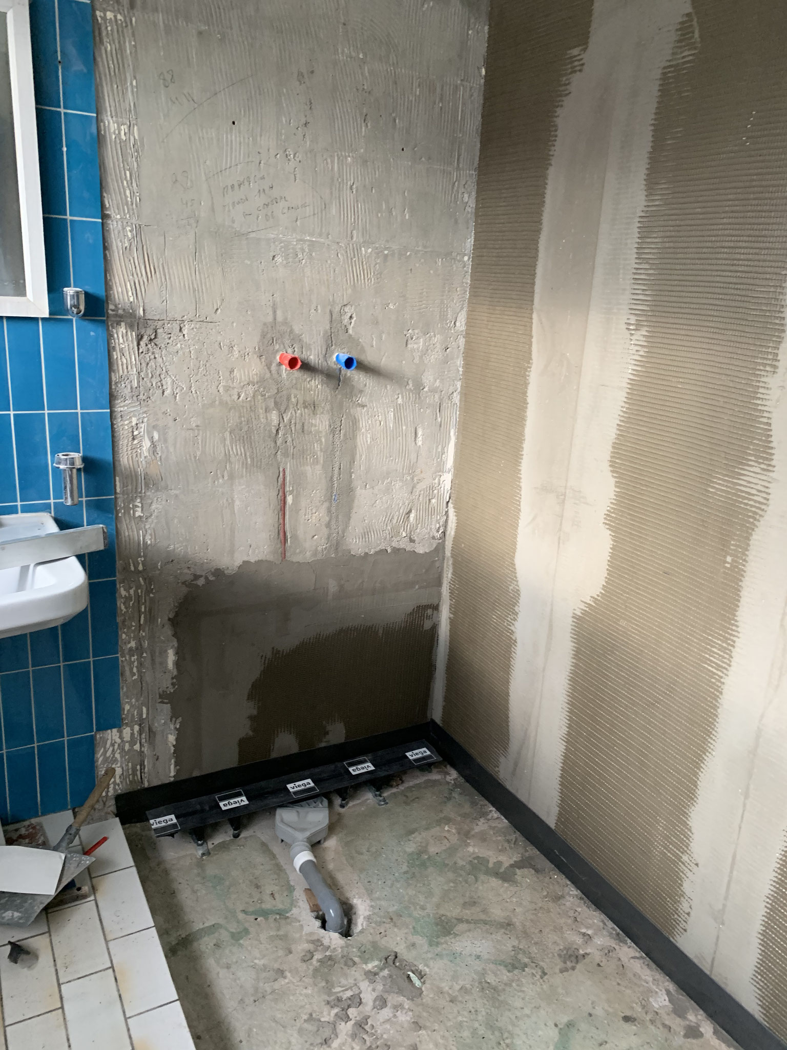 Enlever la baignoire et préparer les murs