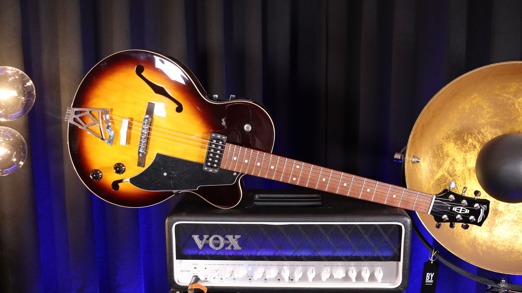 VOX Guilietta VGA-3D Semiakutische Gitarre
