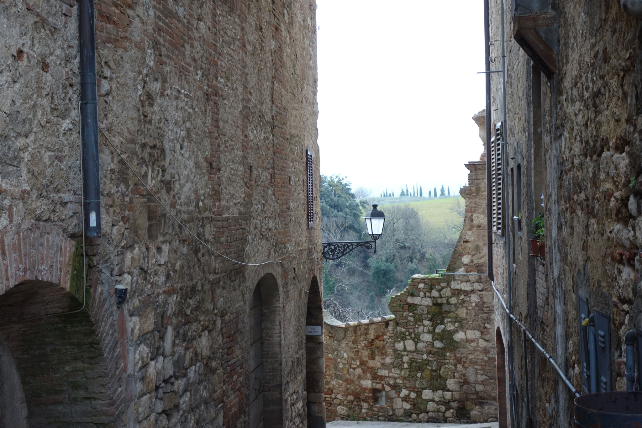 Viele Gassen führen zur Stadtmauer, von der aus man einen tollen Blick hat