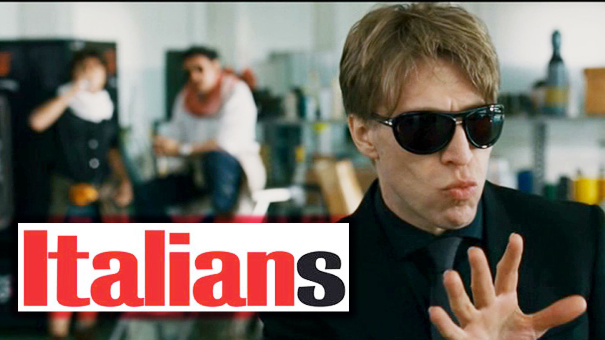 Ottaviano Blitch - Jimmy il pilota inglese nel film Italians di Giovanni Veronesi, commedia con Carlo Verdone, Sergio Castellitto e Riccardo Scamarcio, scena cinematografica, actor and performer, Italians film by Giovanni Veronesi, Italian cinema cast,