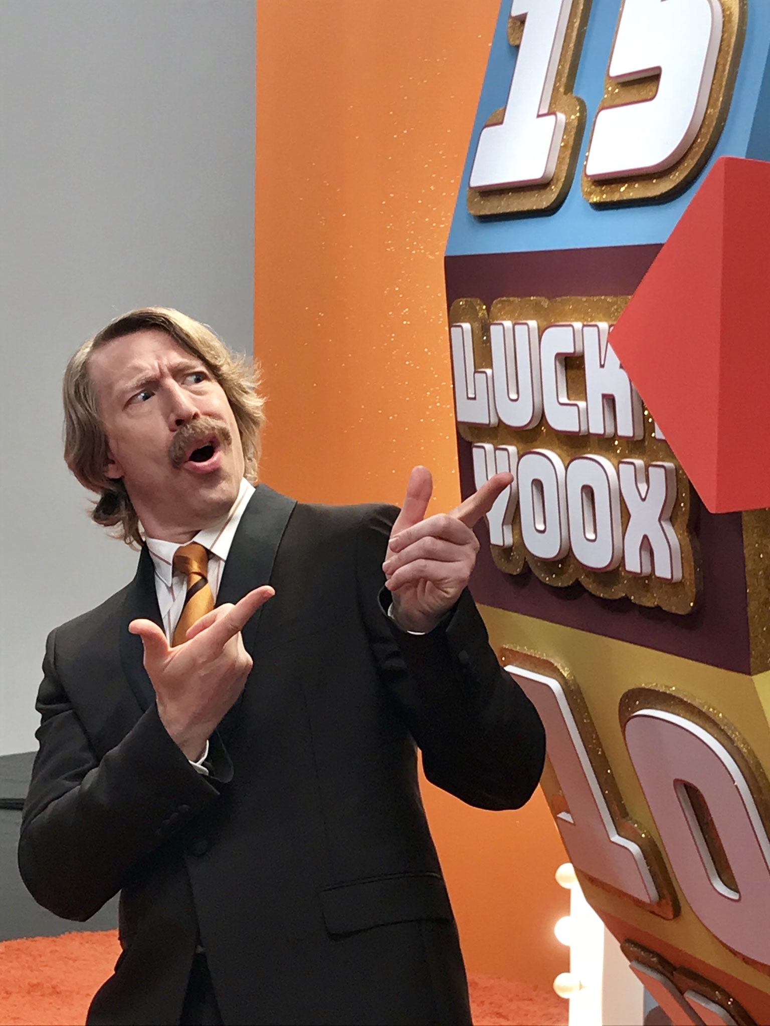 Ottaviano Blitch, testimonial: Yoox attore e performer, in una performance comica dal vivo in un contesto televisivo
