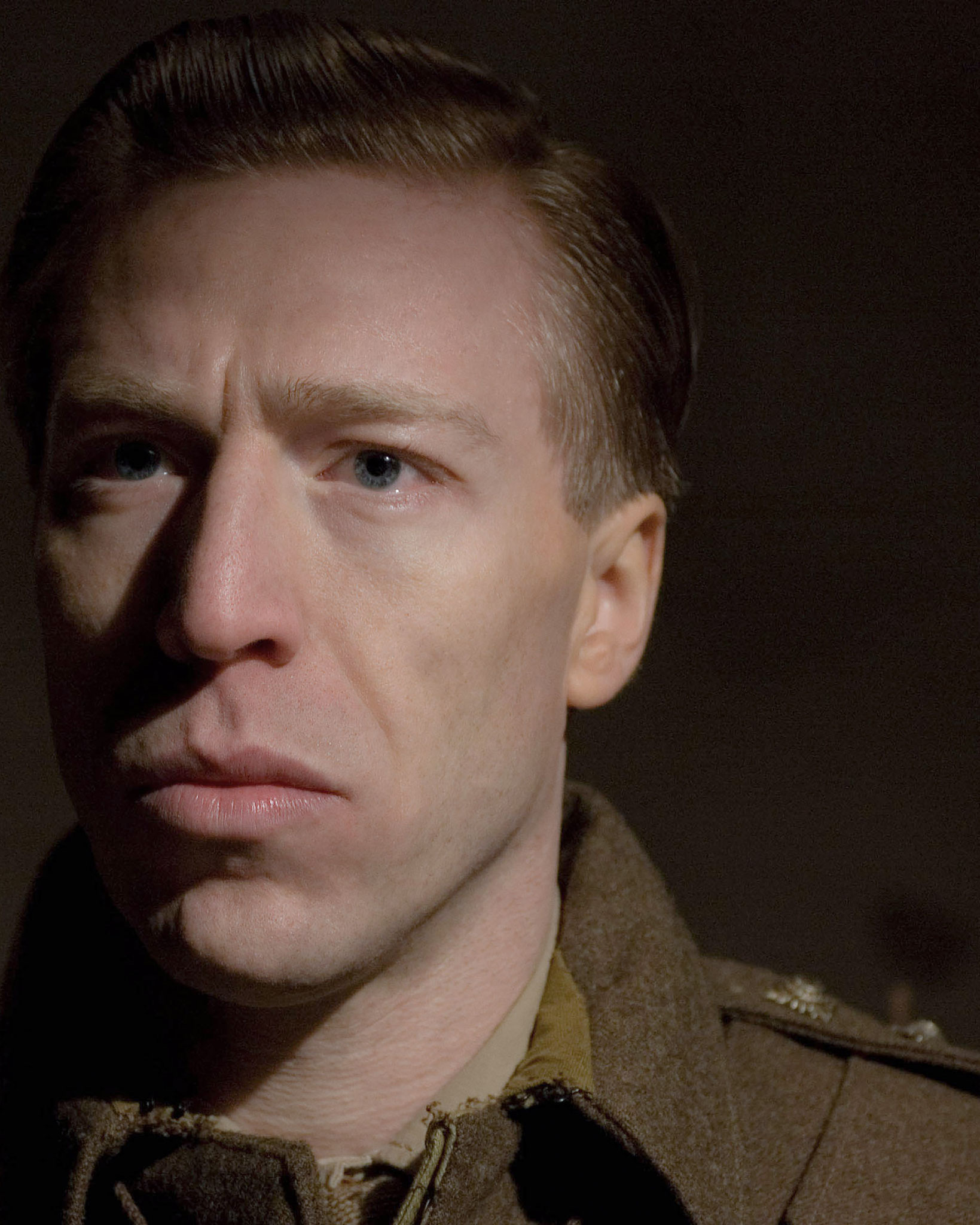 Ottaviano Blitch nel ruolo del Capitano Robins in I figli strappati, fiction Rai Uno di Massimo Spano — super primo piano, character close-up, lead actor, WWII period drama — 01