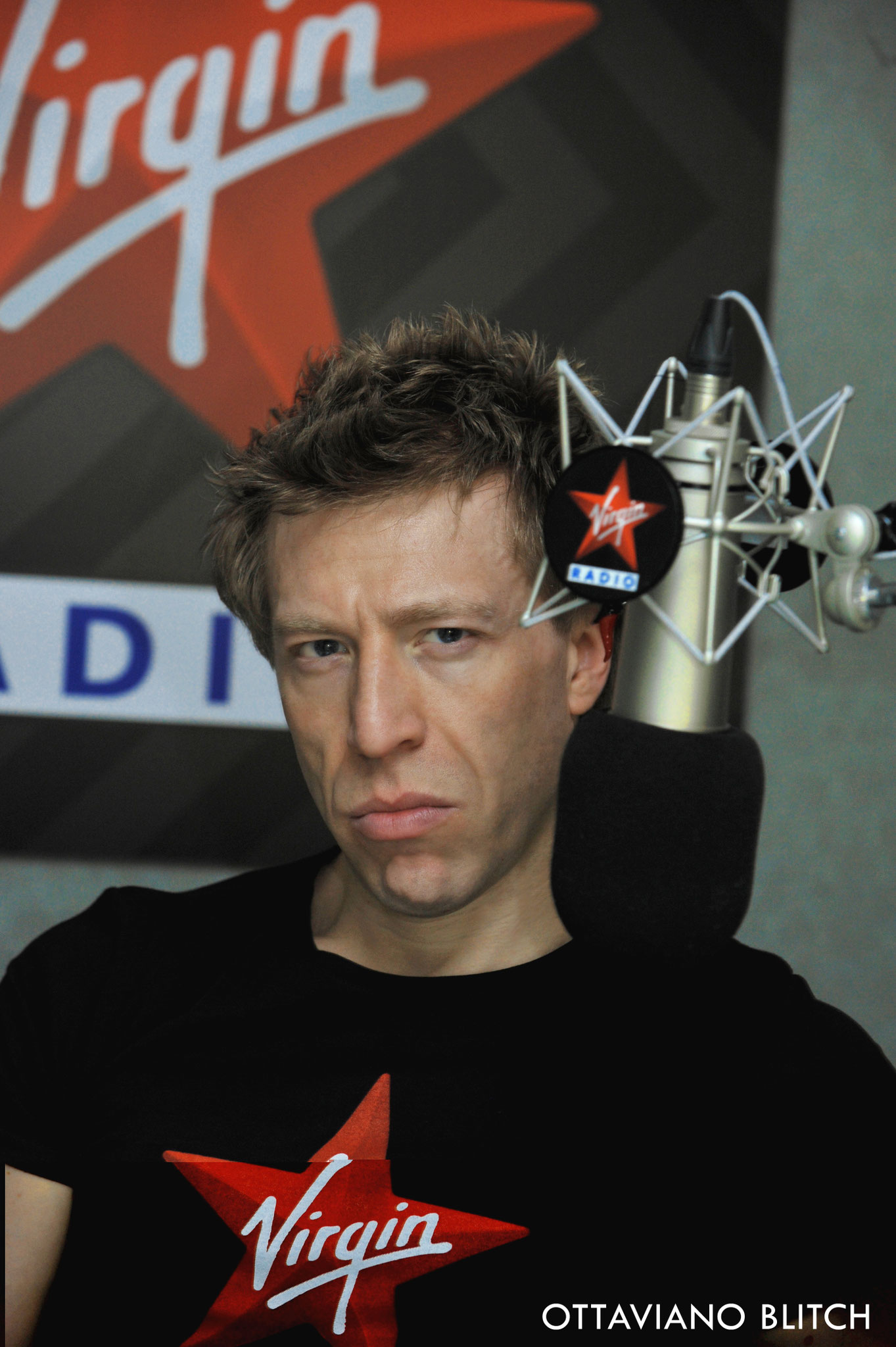 Ottaviano Blitch negli studio di Virgin Radio trasmette il suo format Virgin Motel