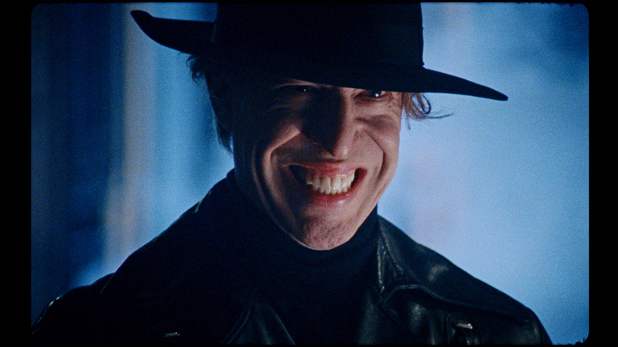 Ottaviano Blitch protagonista in La notte di Evelyn, regia Tommaso Ottomano — primo piano sorriso malefico, character portrait, lead actor performer, horror film scene, cinematic close-up — 07