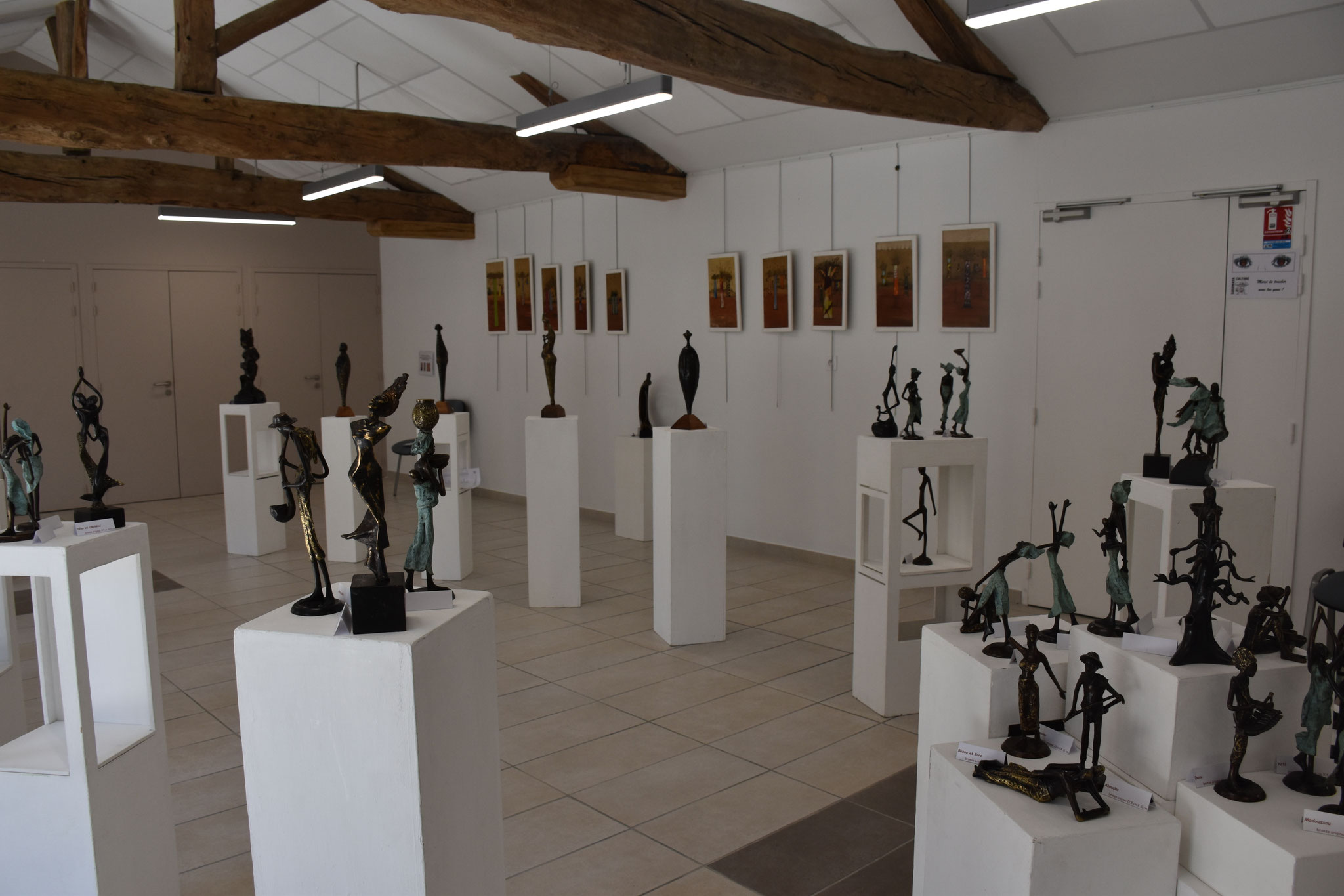 2022 - 24 Monbazillac - exposition avec les peintures d'Aliou Bolly