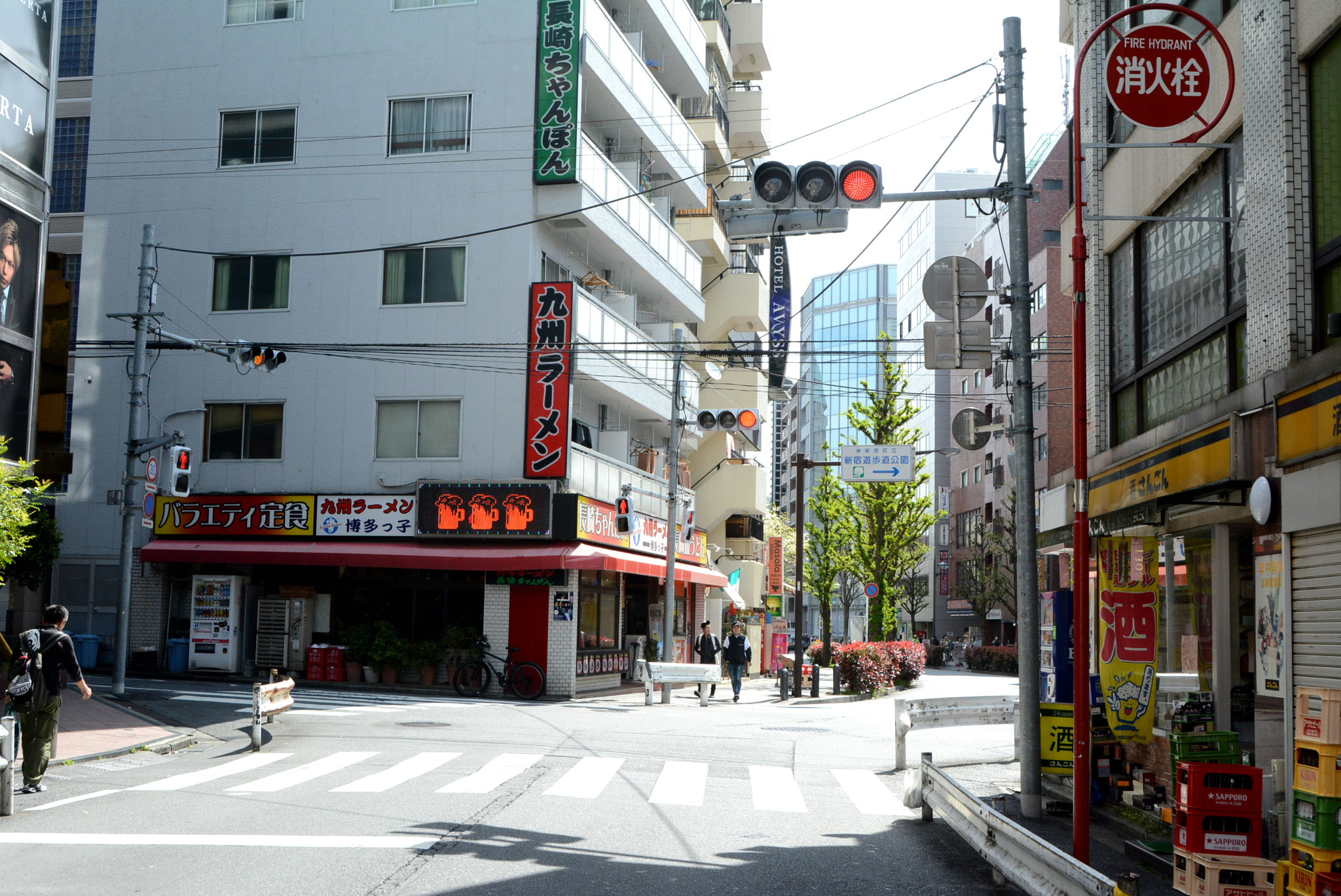 →❸花道通り、九州ラーメンを通り過ぎます