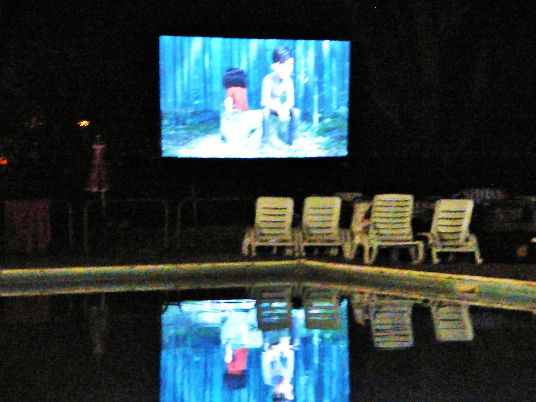 Cinema in piscina, a Perino si può. La prima cine – piscina della val trebbia.