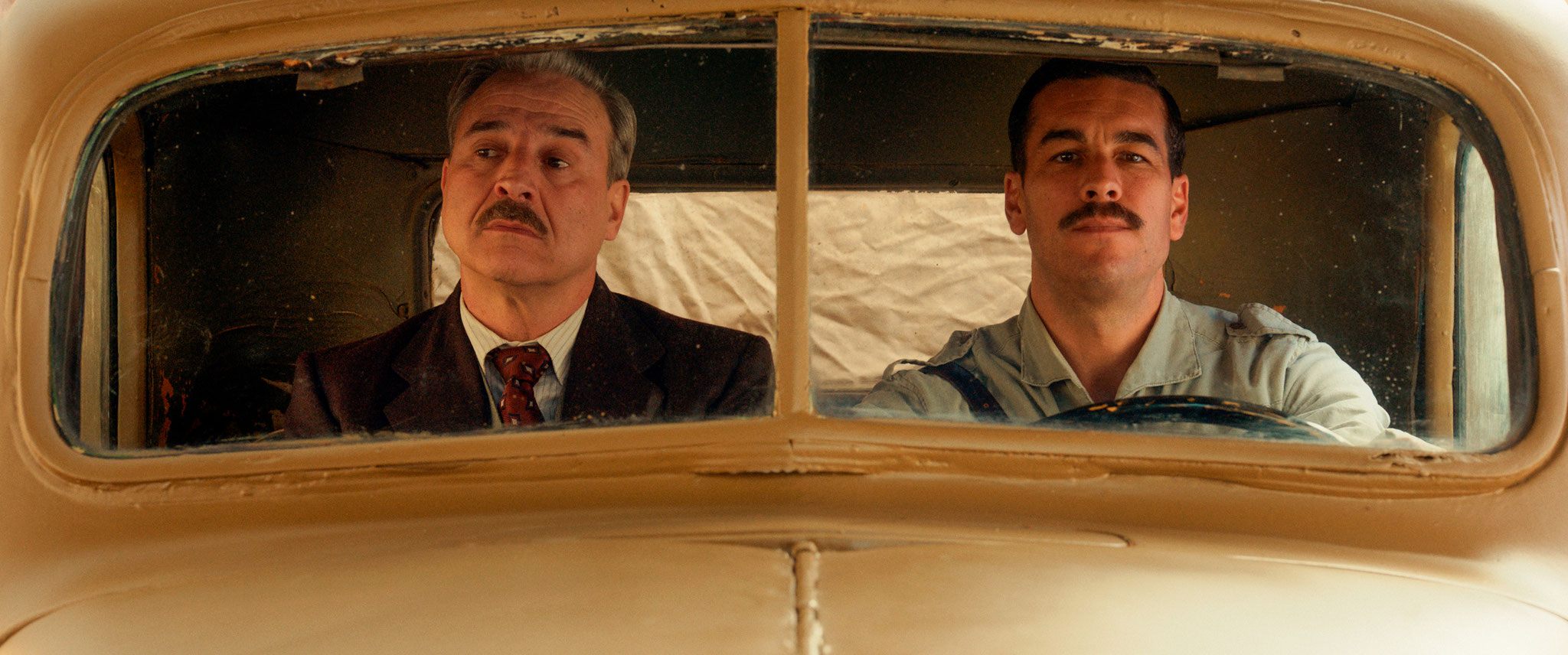 A CENA CON IL DITTATORE  lunedì 27, martedì 28, mercoledì 29: ore 21:00 #acenaconildittatore