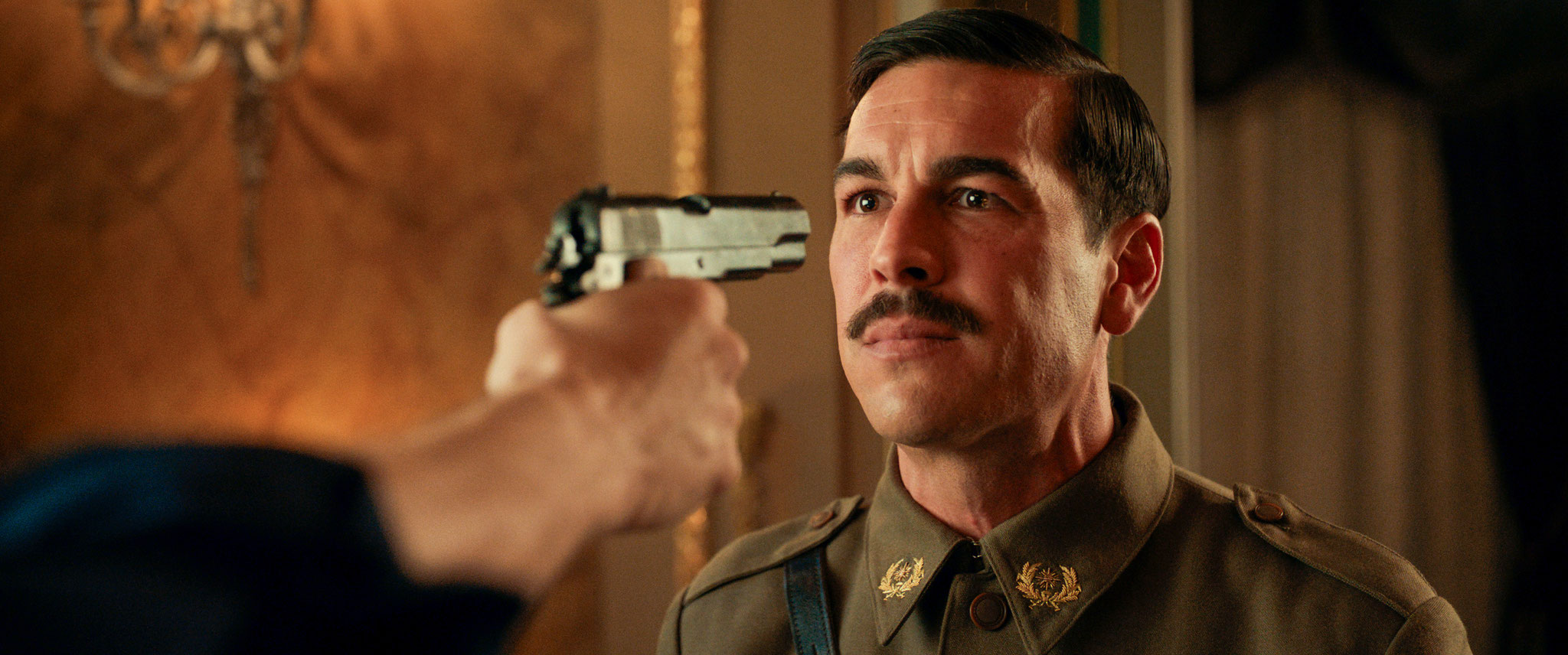 A CENA CON IL DITTATORE  lunedì 27, martedì 28, mercoledì 29: ore 21:00 #acenaconildittatore