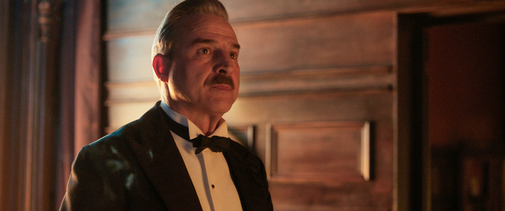 A CENA CON IL DITTATORE  lunedì 27, martedì 28, mercoledì 29: ore 21:00 #acenaconildittatore