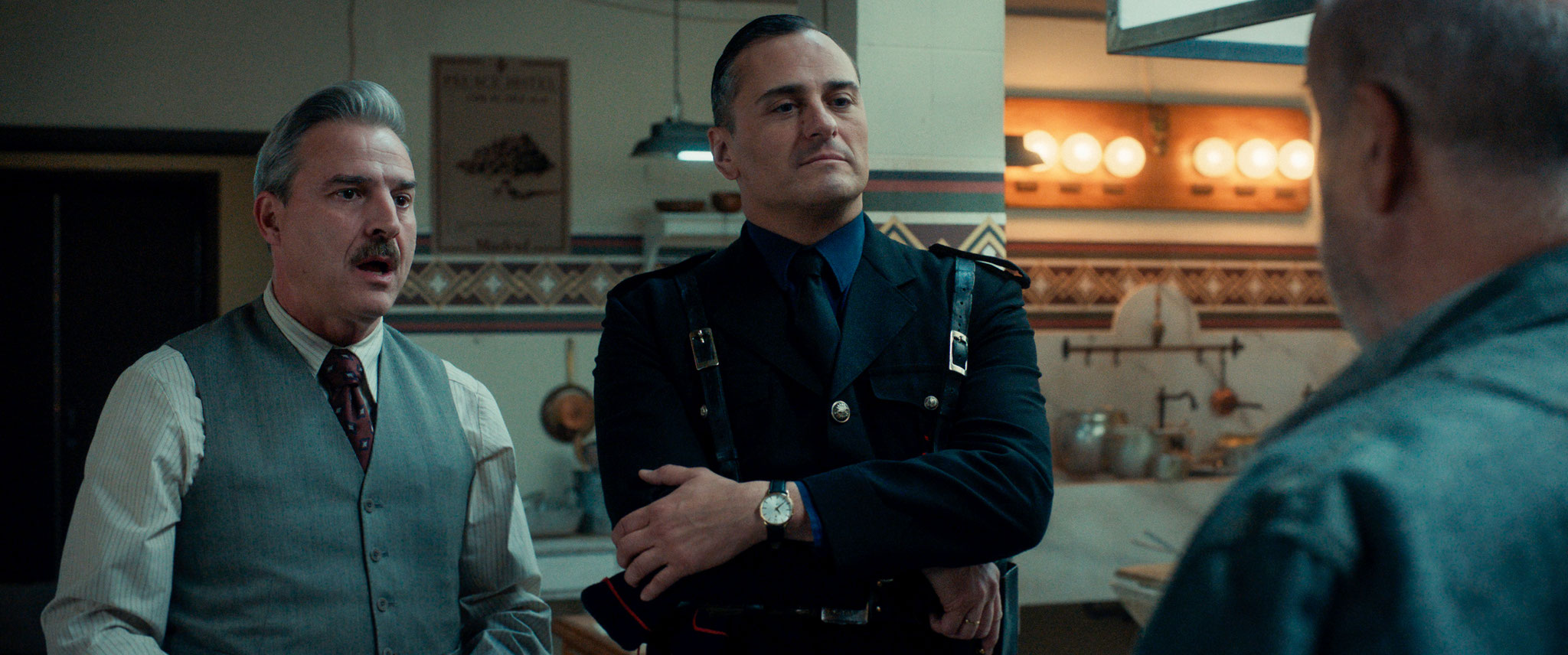 A CENA CON IL DITTATORE  lunedì 27, martedì 28, mercoledì 29: ore 21:00 #acenaconildittatore