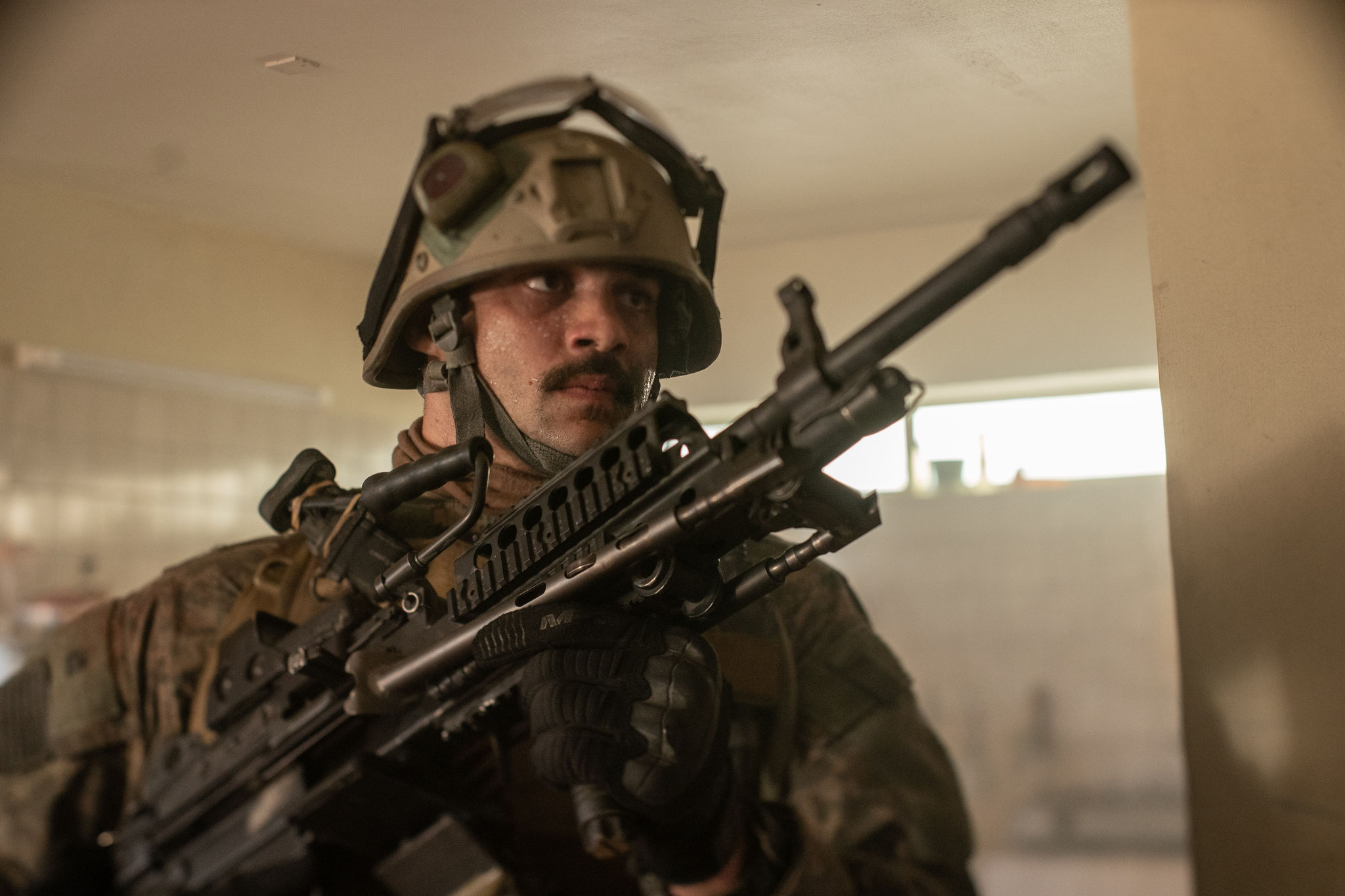 WARFARE - TEMPO DI GUERRA Prima Nazionale giovedì 21, sabato 23, lunedì 25, mercoledì 27: ore 21:00 domenica 24, sabato 30: ore 18:30 #WarfareTempoDiGuerra