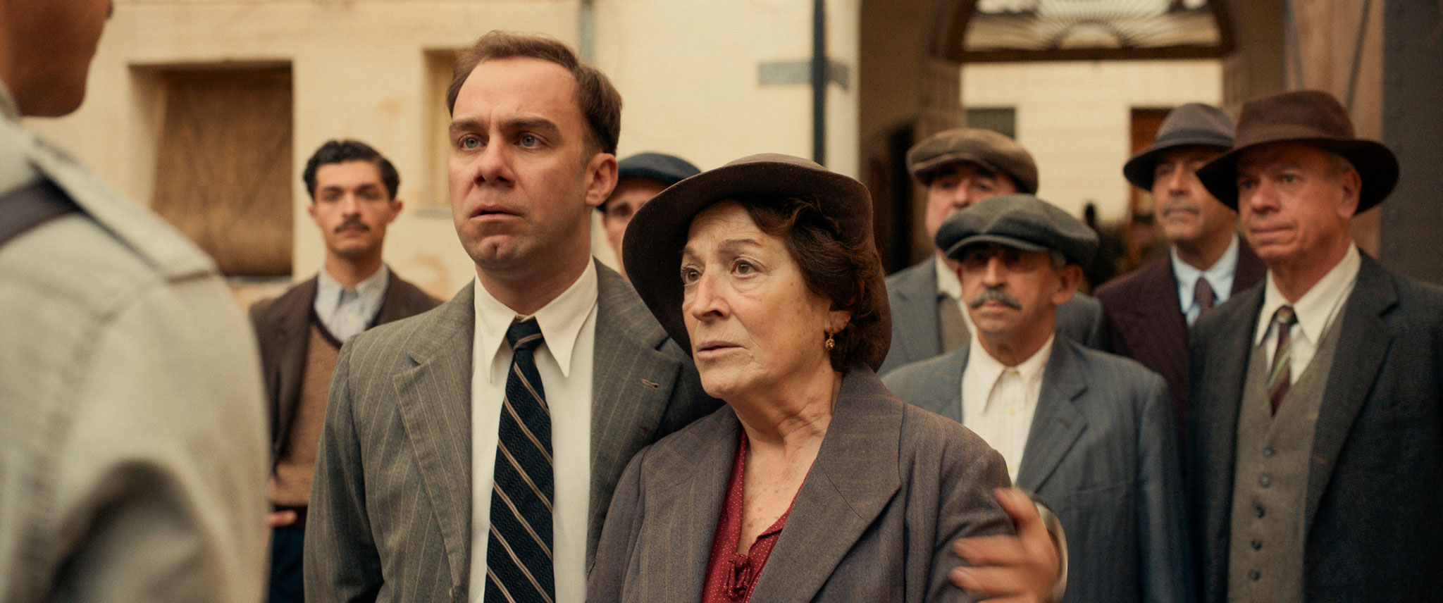 A CENA CON IL DITTATORE  lunedì 27, martedì 28, mercoledì 29: ore 21:00 #acenaconildittatore