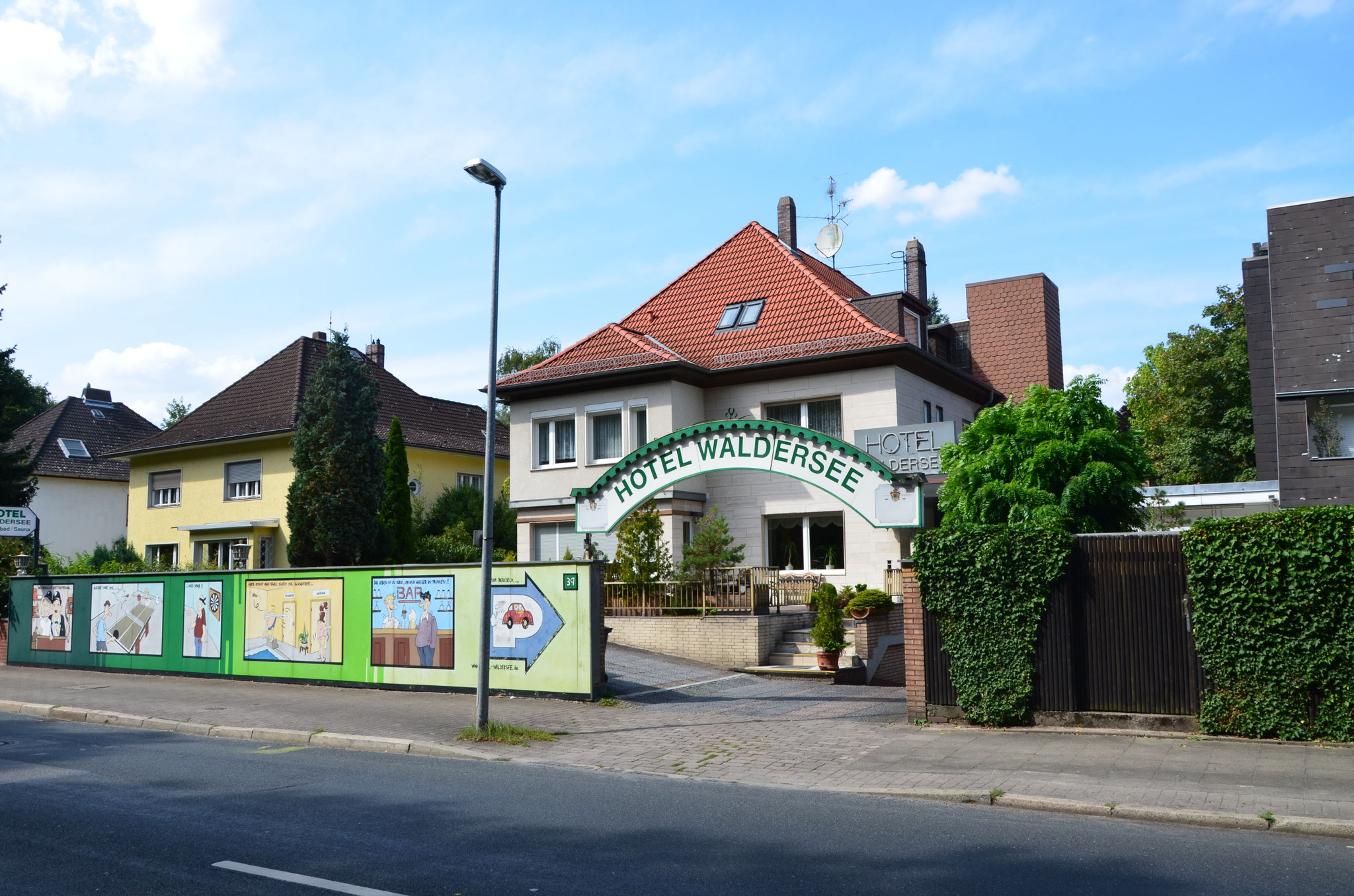 The exterior view from the hotel Waldersee Garni