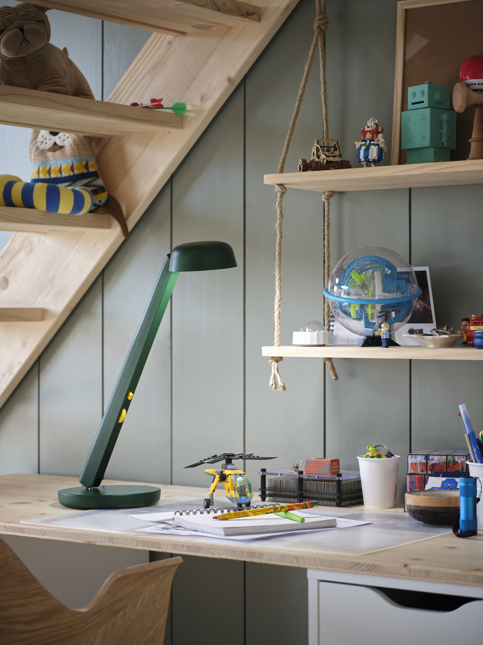 luminaire-bureau-enfant-vert-forêt.jpg