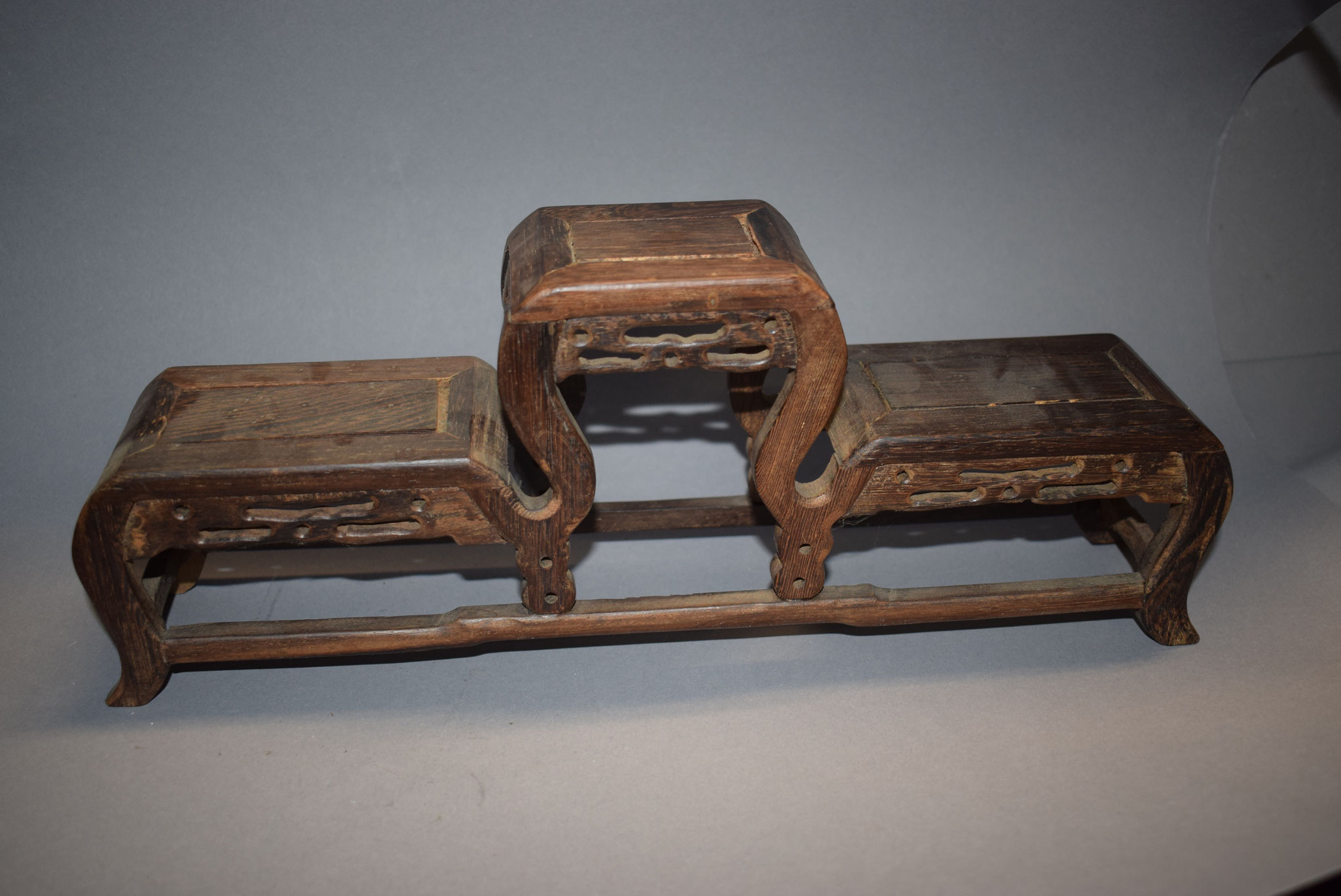 Etagere mit 3 Ebenen aus Chicken Wing Holz, 35cm
