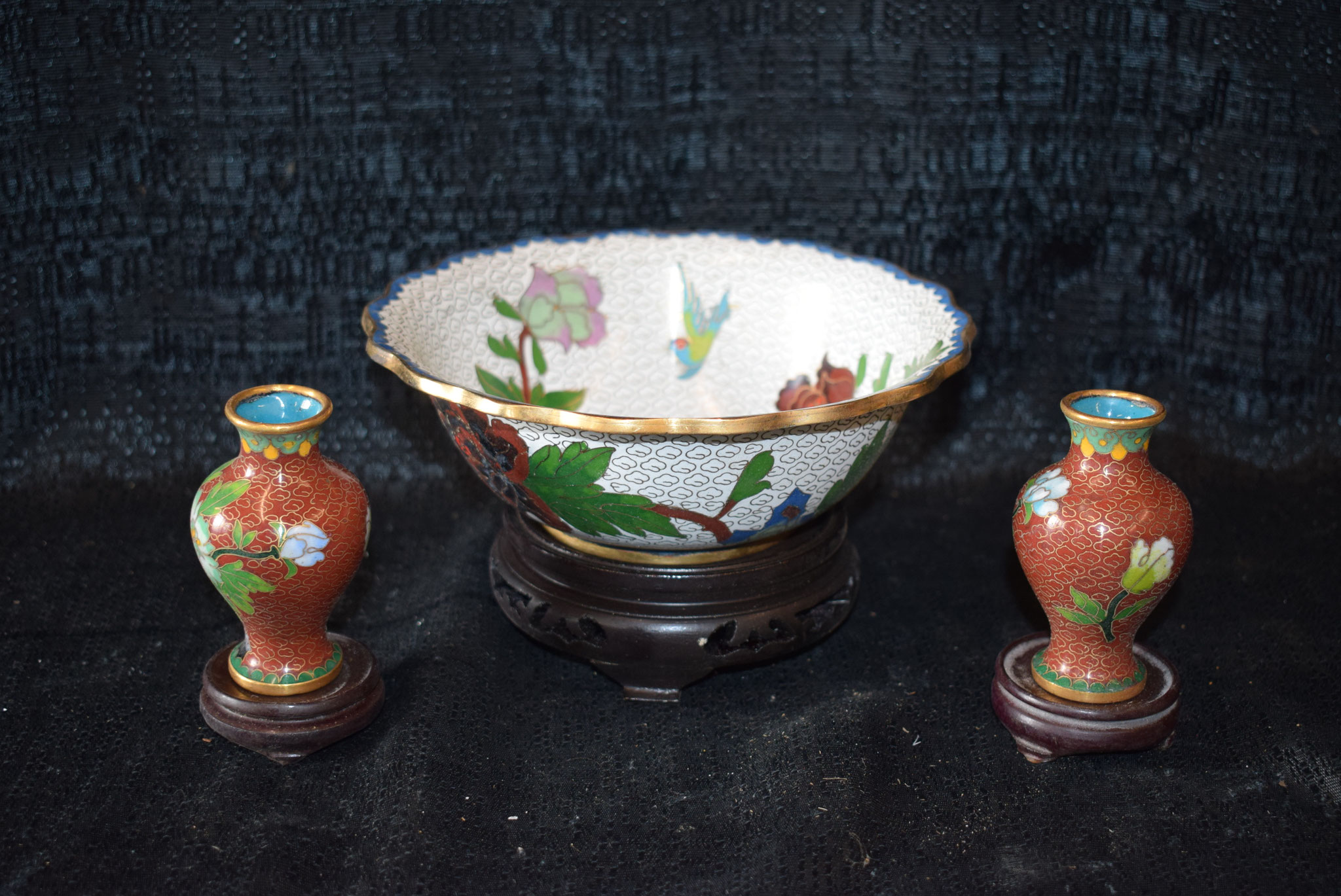 Cloisonné Schale mit zwei kleinen Vasen, Ø18cm 
