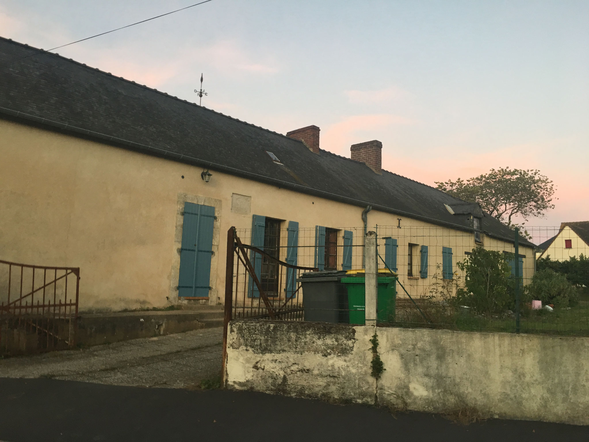 Ancien corps de ferme rue Claude Chappe proche du bourg Source : 4/10/2017 C.Ribemont
