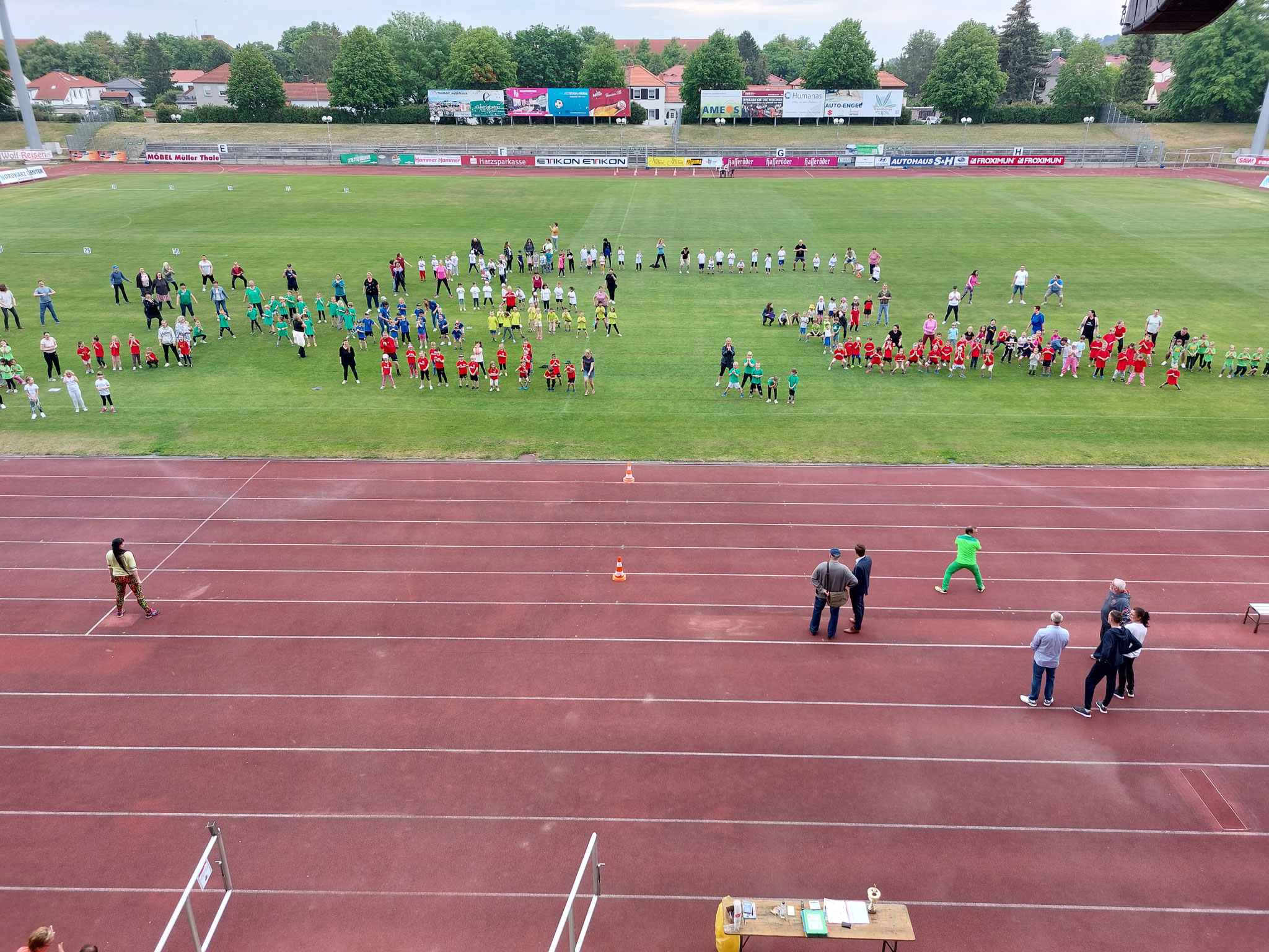 ...Das Kindergarten-Sportfest im Friedensstadion... - VfB Germania