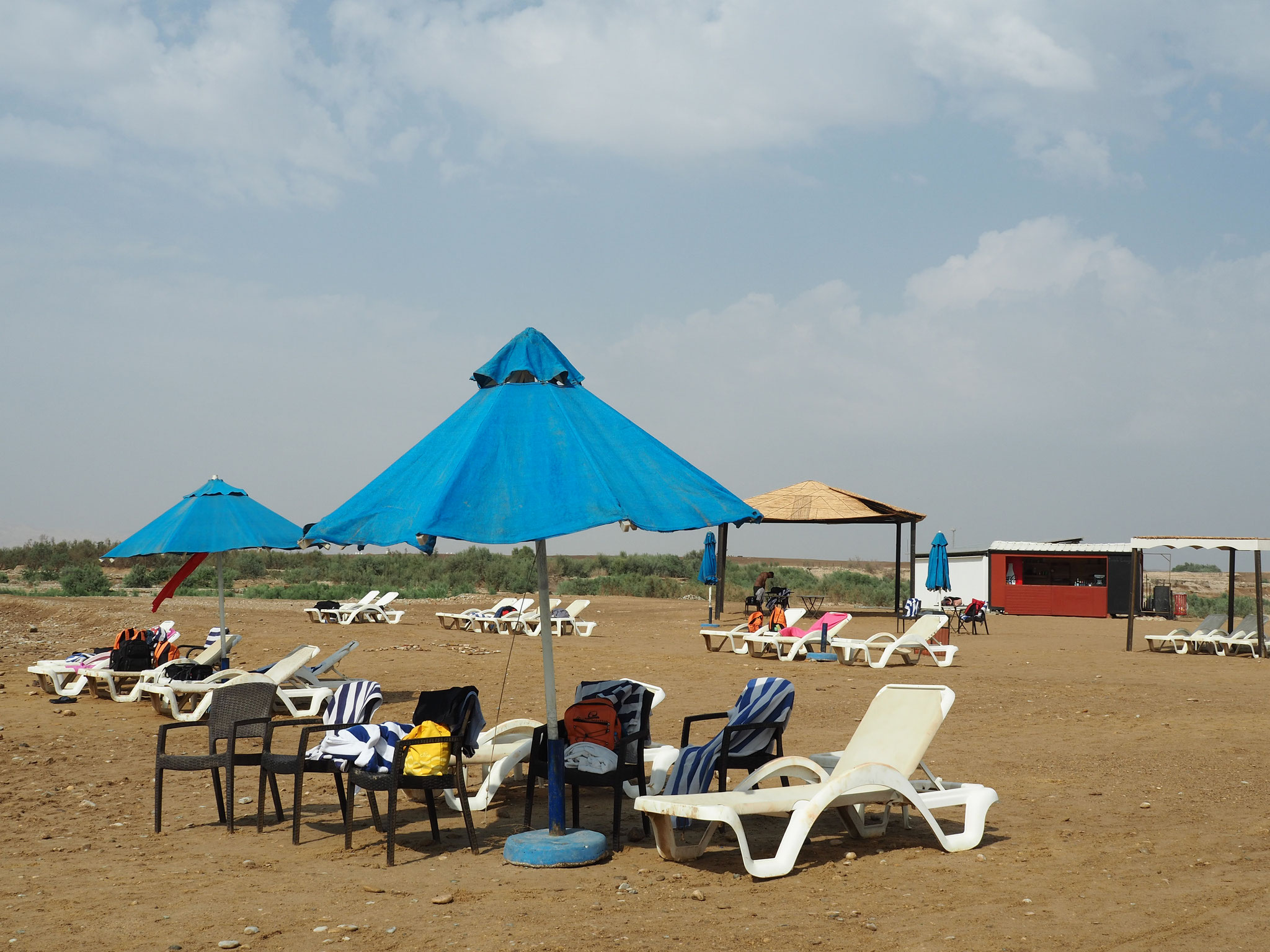 ... unser Strand scheint nicht gerade überfüllt