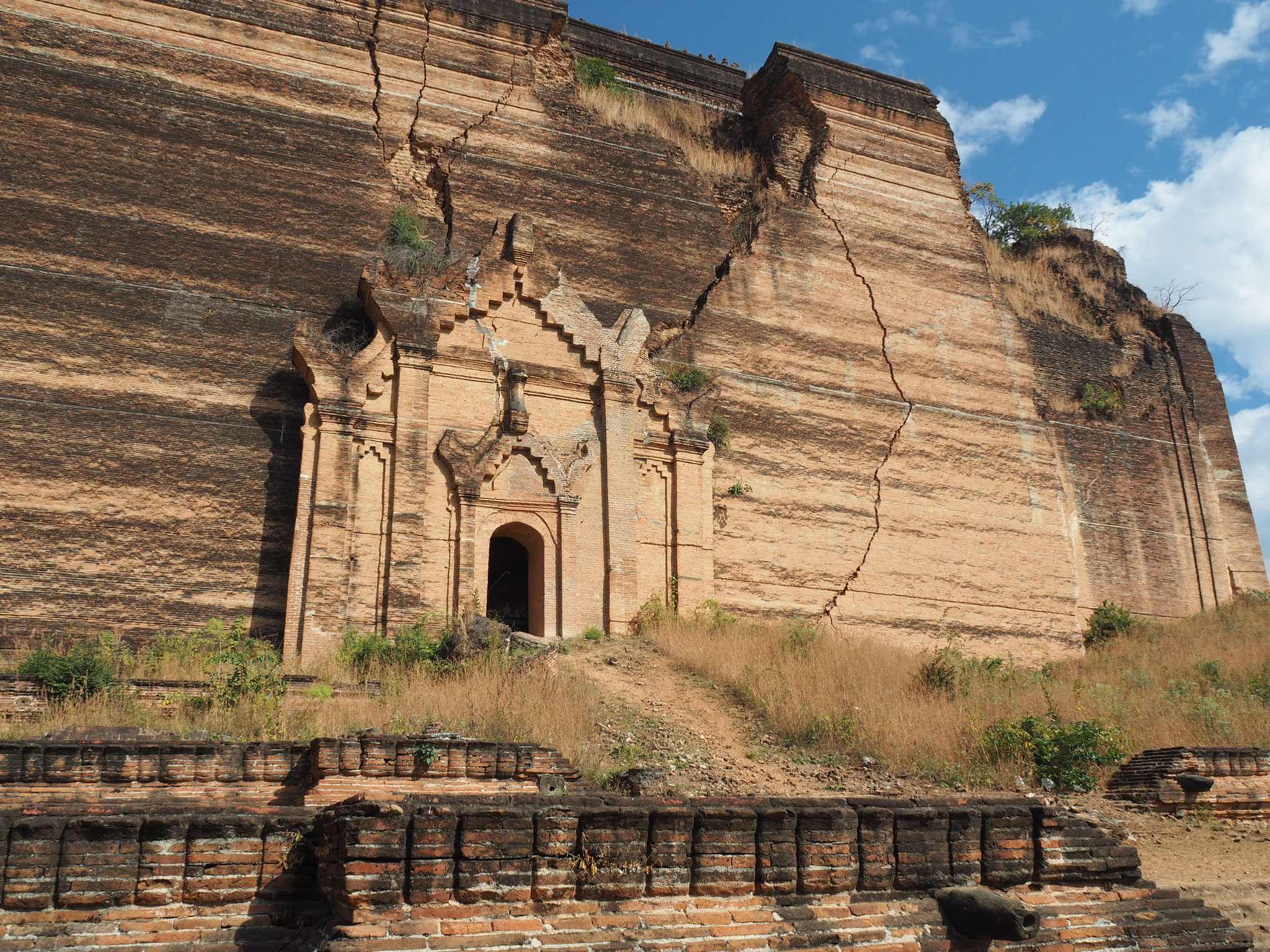 Mingun Pagode - der größte Ziegelhaufen der Welt - 150 m