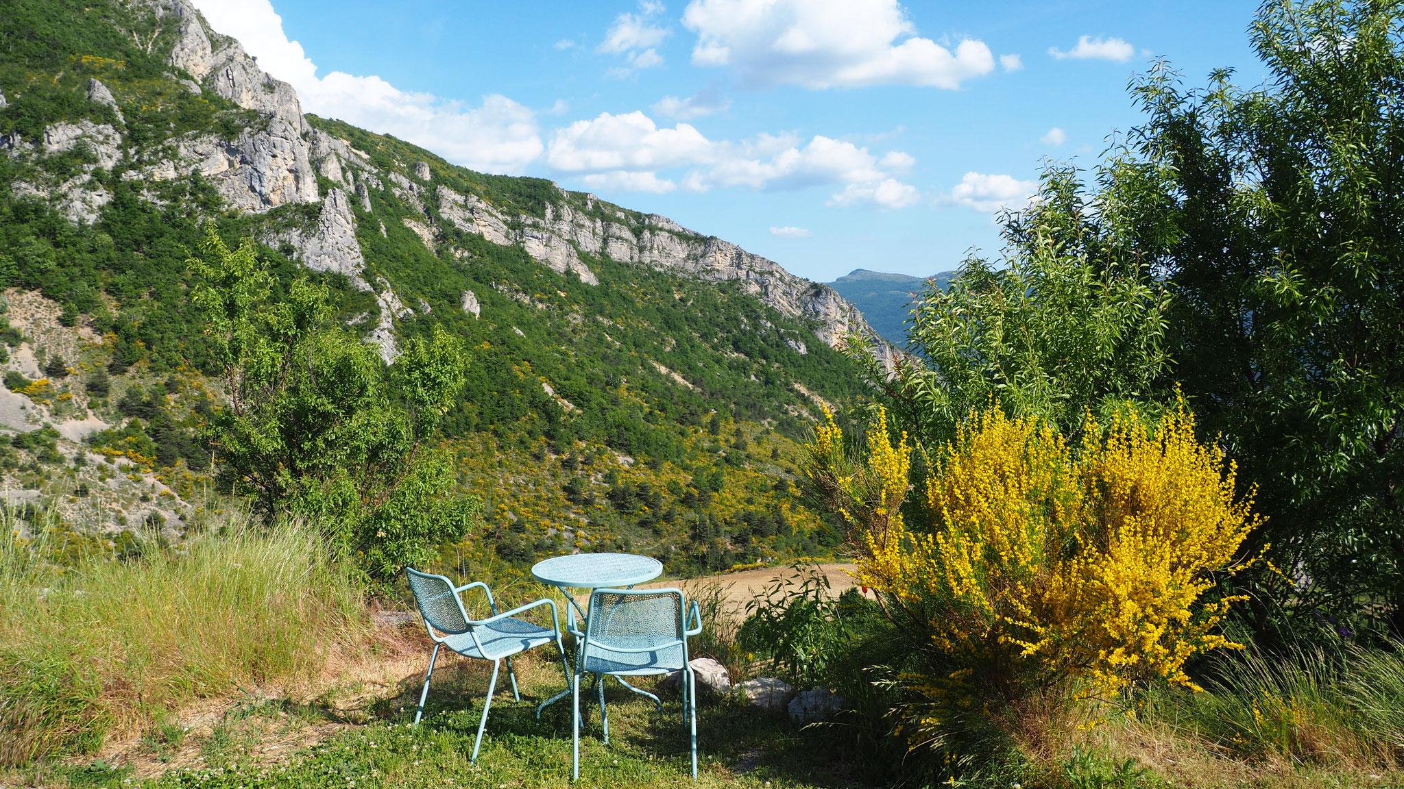 Izon Nature : hébergements, chambres et table d'hôtes insolites et écoresponsables dans la Drôme provençale, trek dans la Méouge