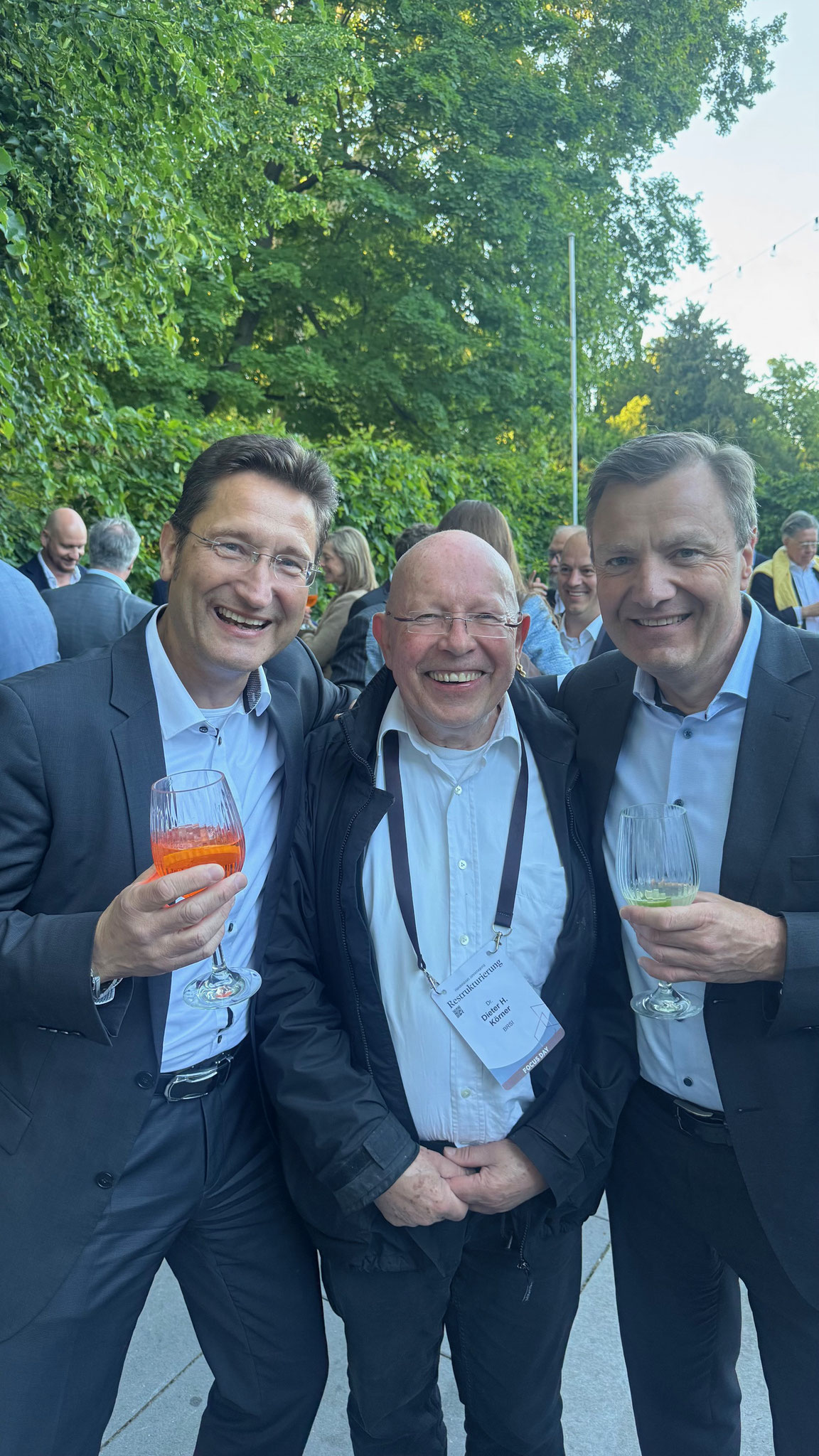 Dr. Körner, eingerahmt von Prof. Georg Streit (Heuking) und Thomas Vinnen (Nordleasing), bei einem gelungenen Abend des Handelsblatt im Le Panther.