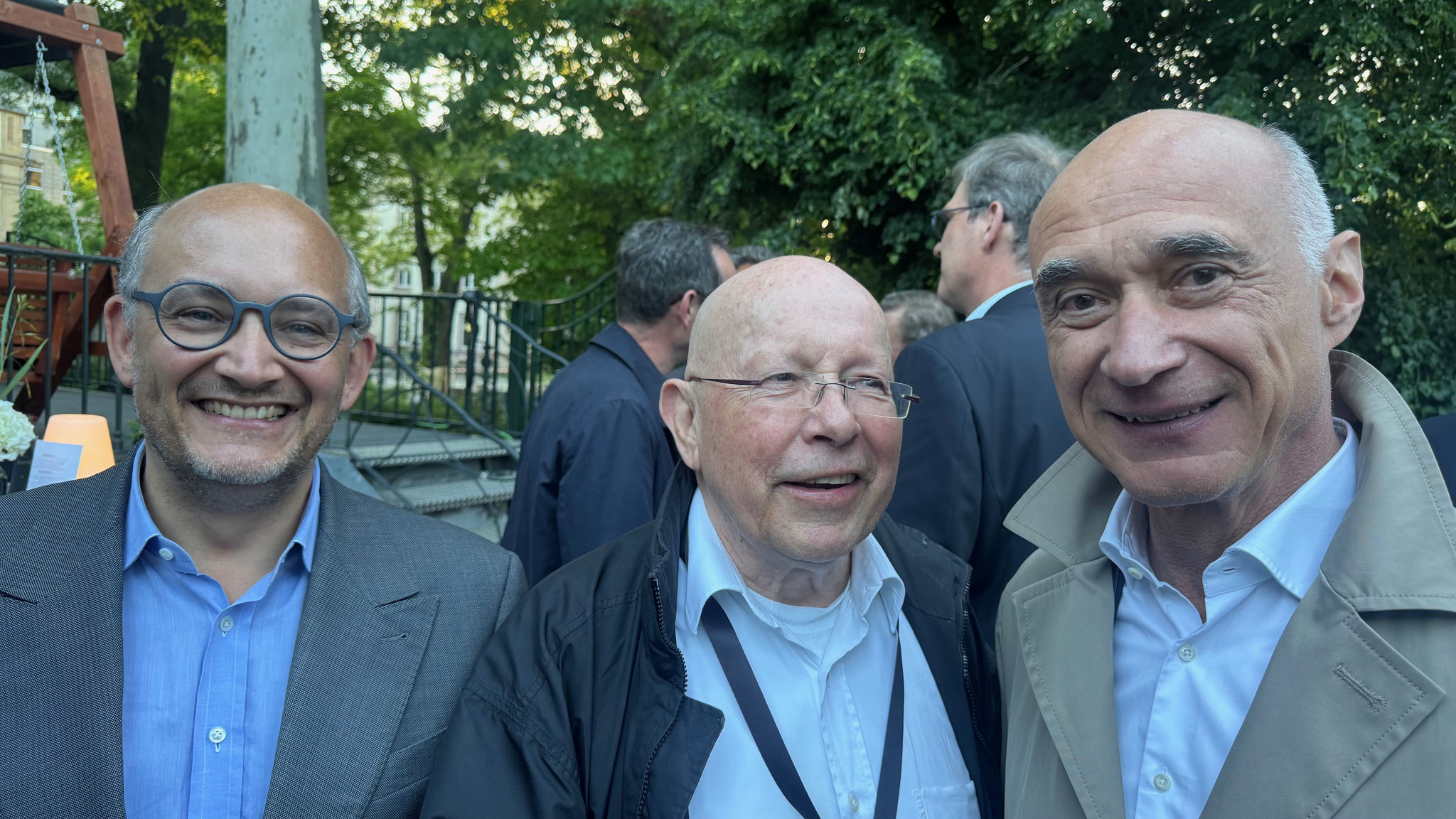Im Fokus: Restrukturierung und Transformation – Vincenz von Braun, Dr. Körner und Dr. Ekkehard Franzke im Austausch bei der Handelsblatt-Abendveranstaltung.