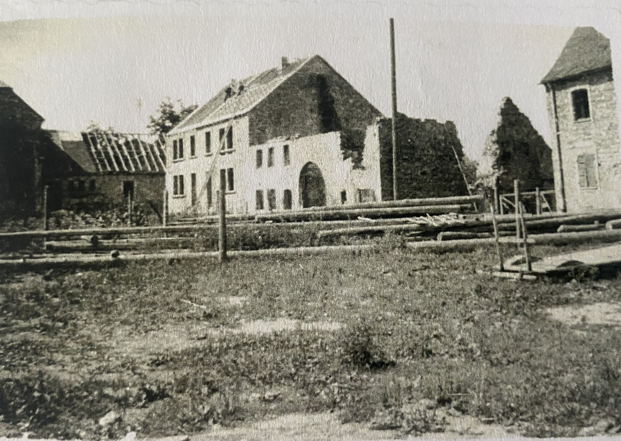 Der heutige "Kleine Burggarten" im Jahr 1945