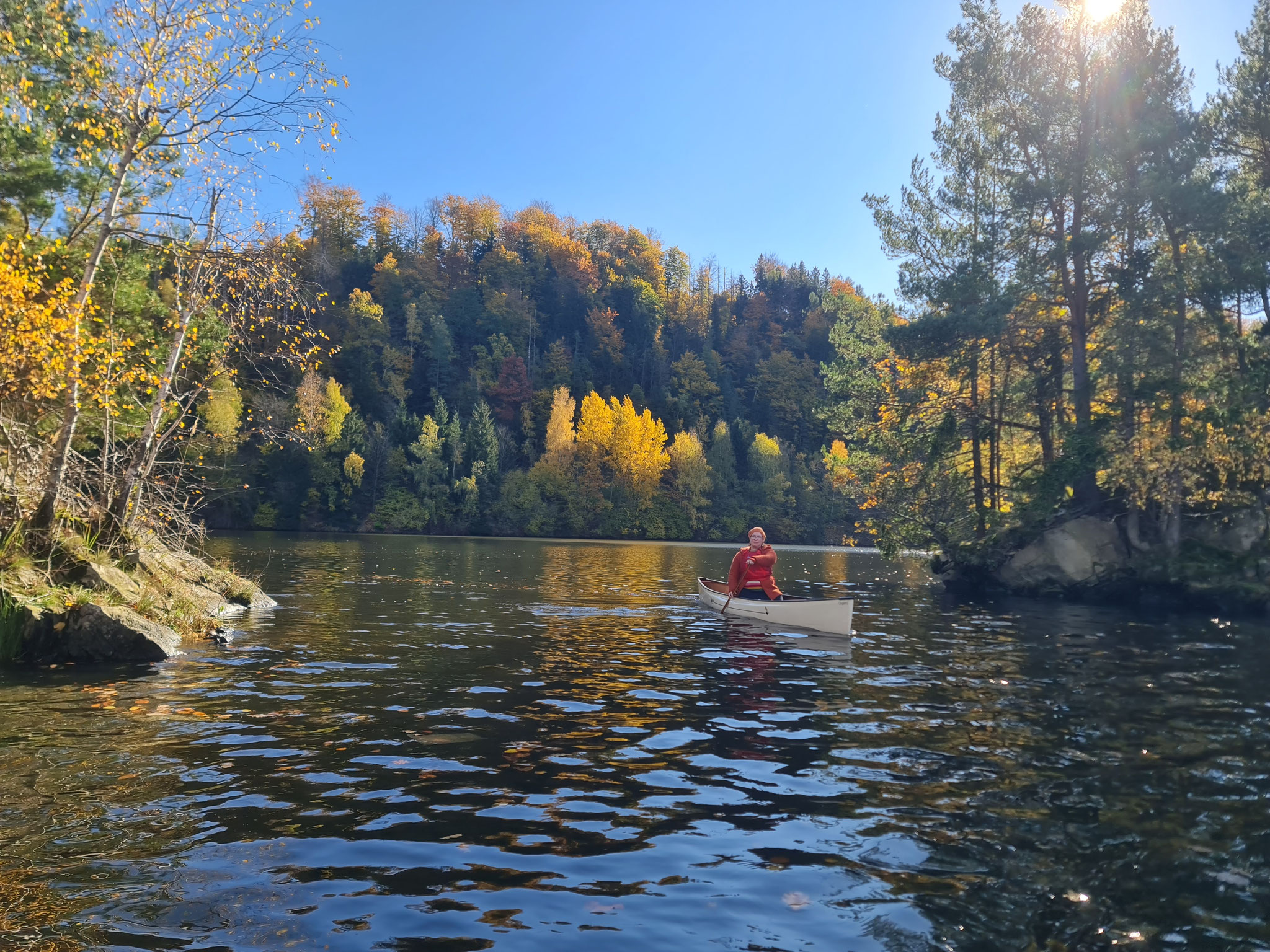 Mit Kanu-Kanu am Dobra Stausee