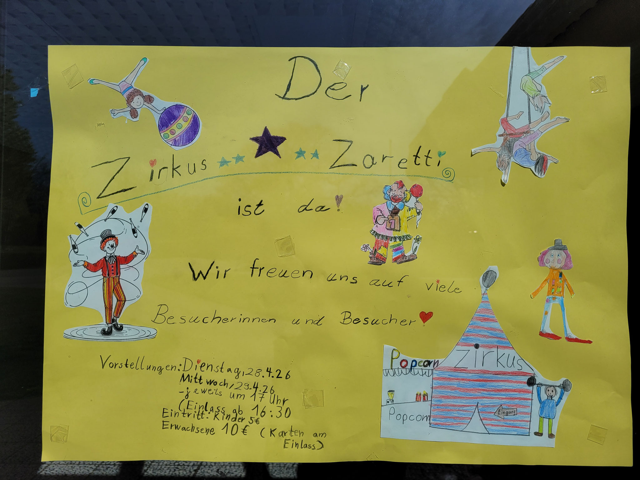 Die 3b gestaltete bunte Plakate.
