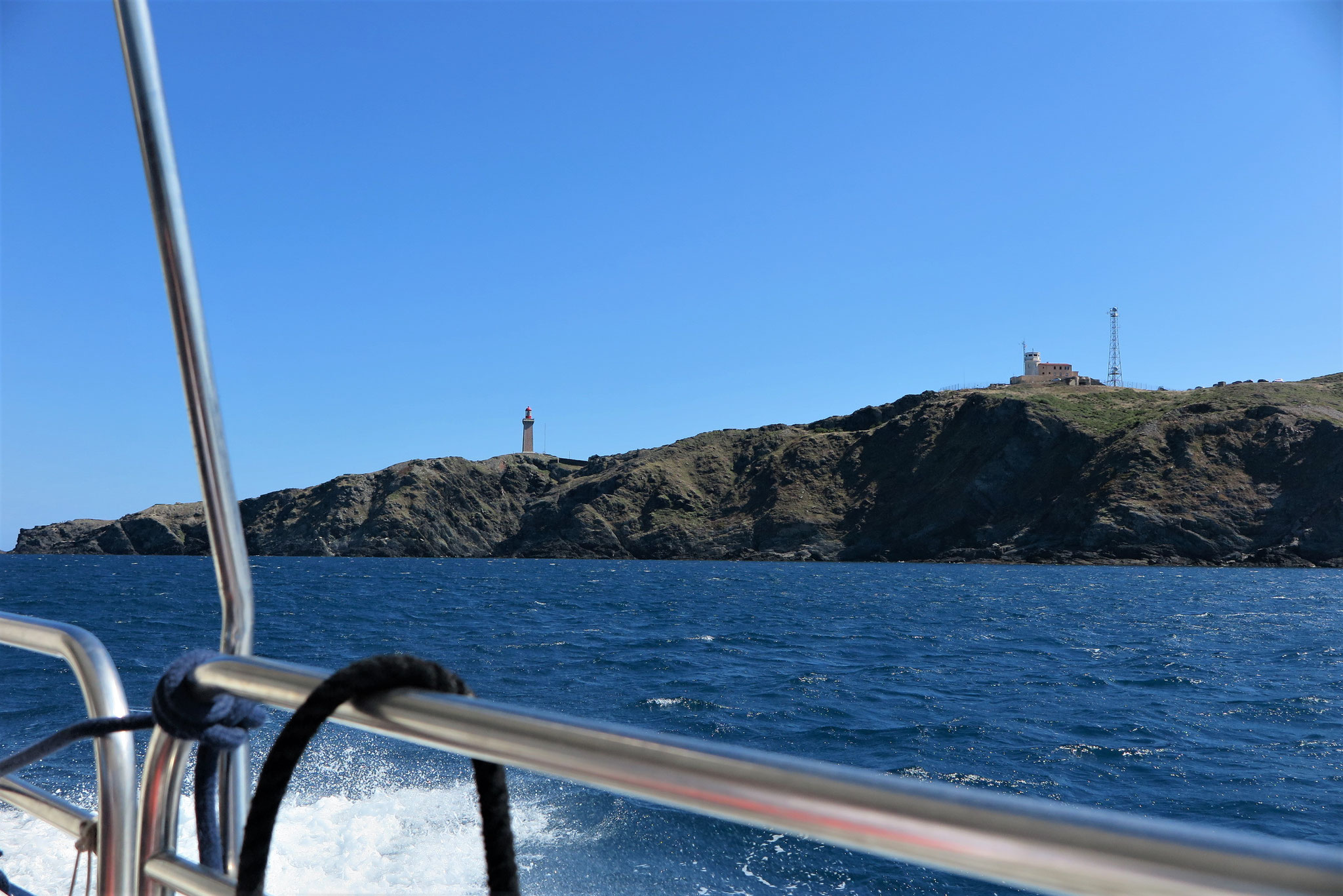 Noch einmal Ausflug auf dem Meer, aber ohne Sturm bei schönstem Sonnenschein.