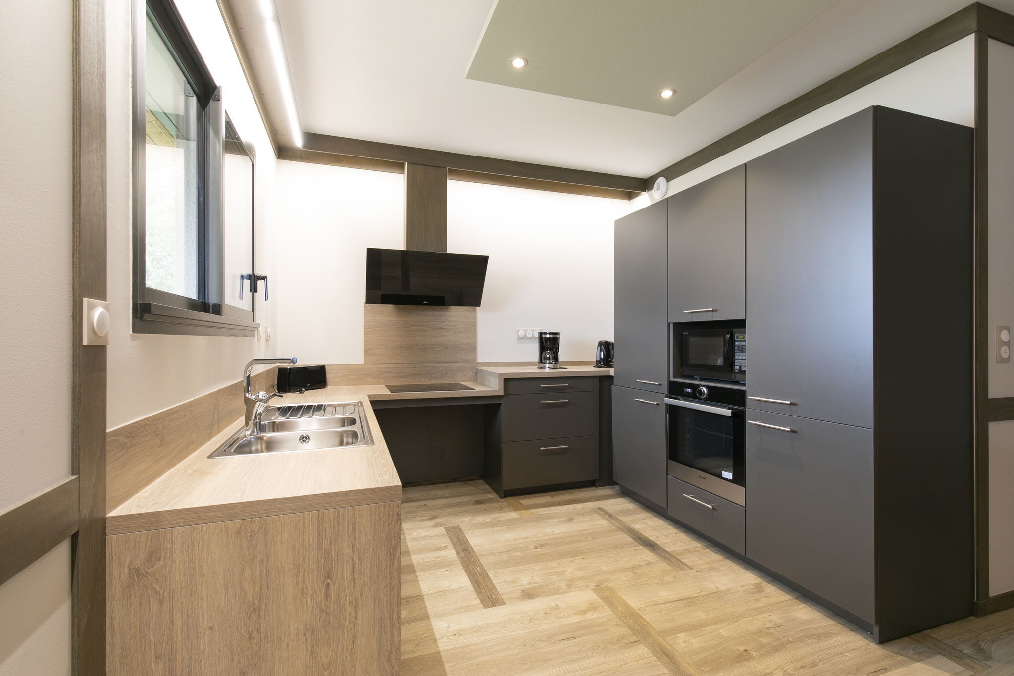 Cuisine tout équipée du grand gîte 11 personnes, location groupe à Magnac-Laval
