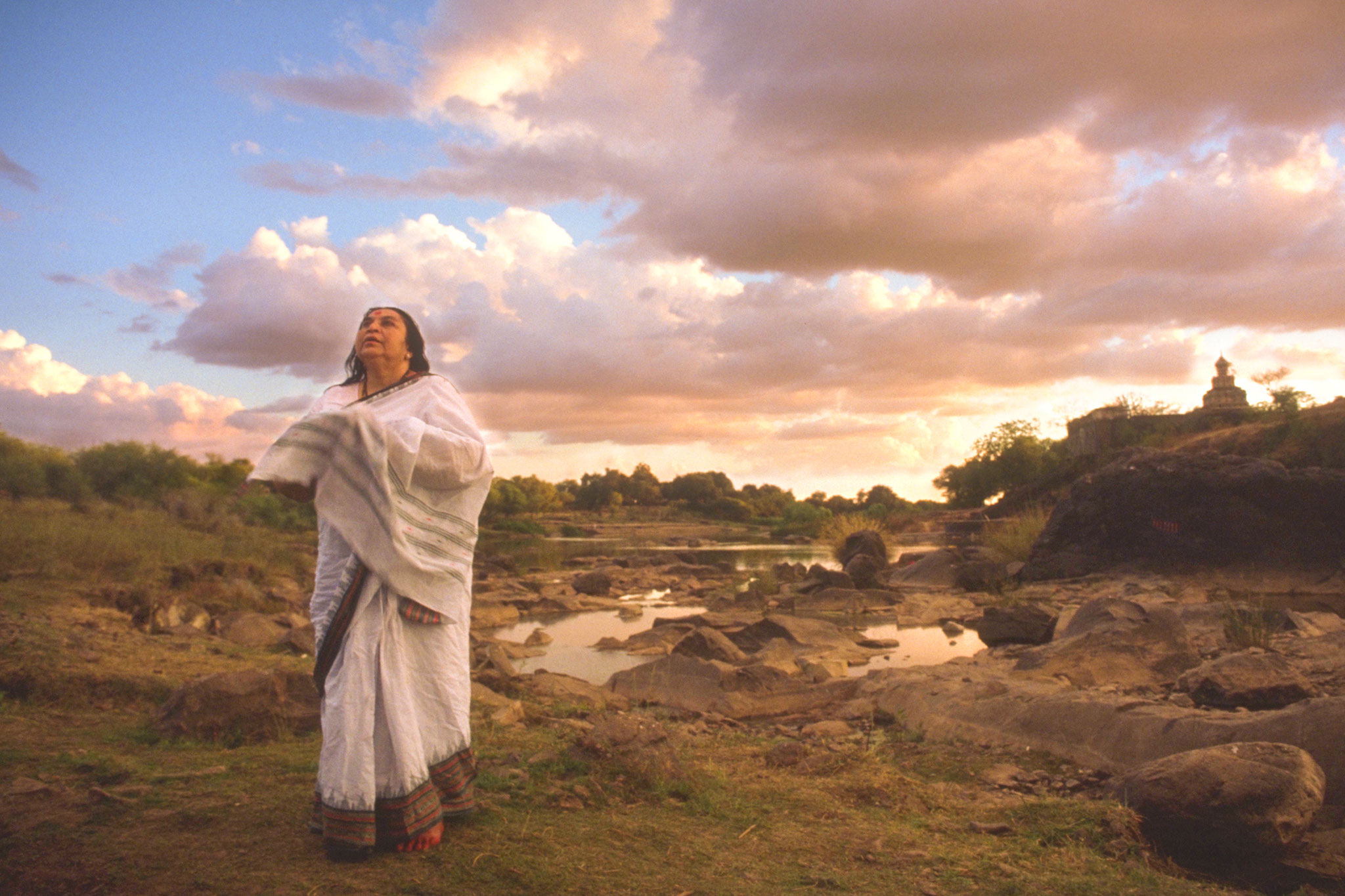 Shri Mataji, Brahmapuri (Chris Patmore, 1985)