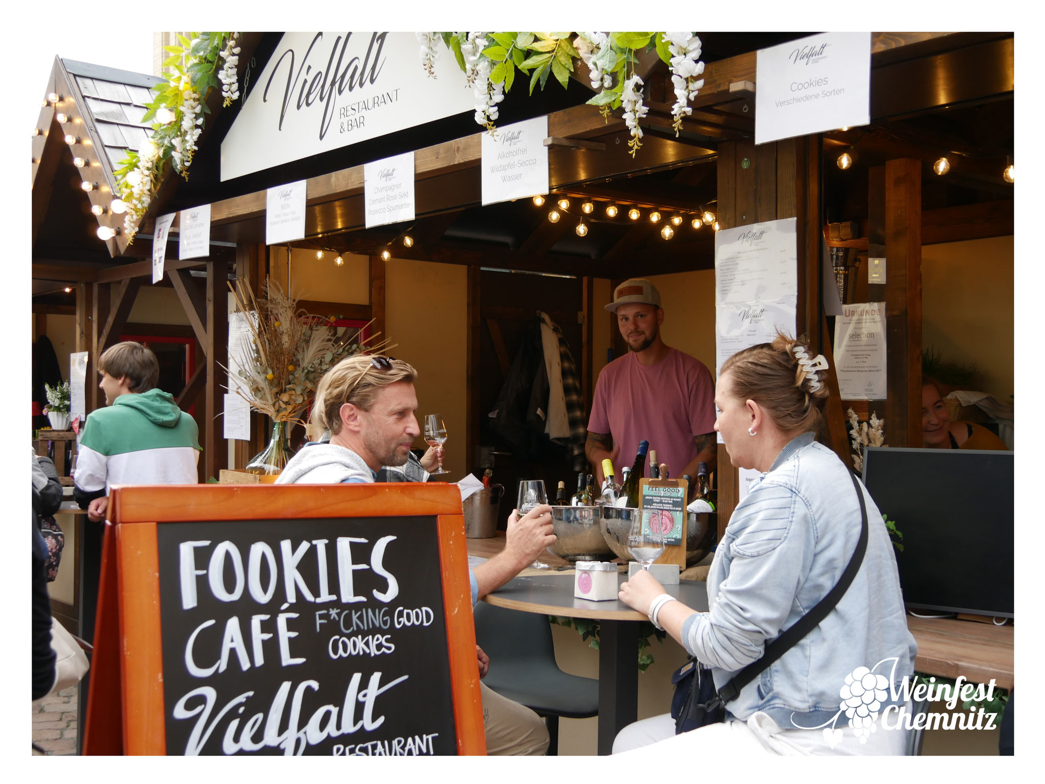 gemütliches Beisammensein auf dem Weinfest