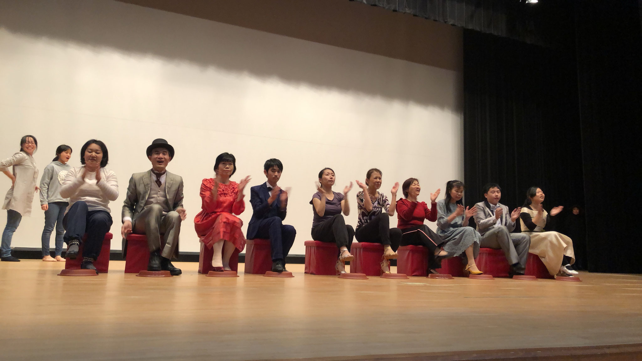 少しずつ衣装や小道具も増えた終盤のホール稽古