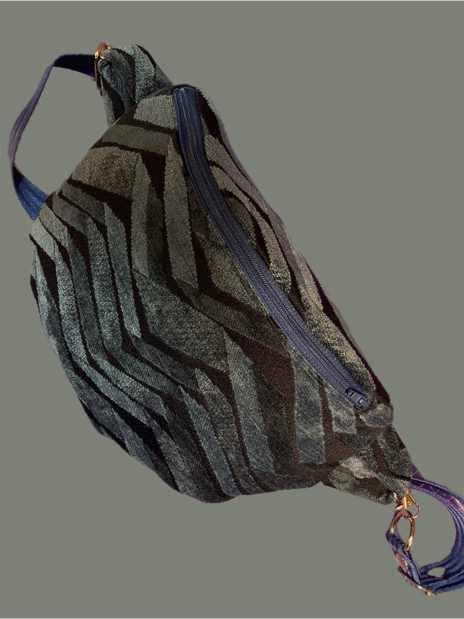 Schulter,- Gürteltasche aus Regionalen Designerstoffen