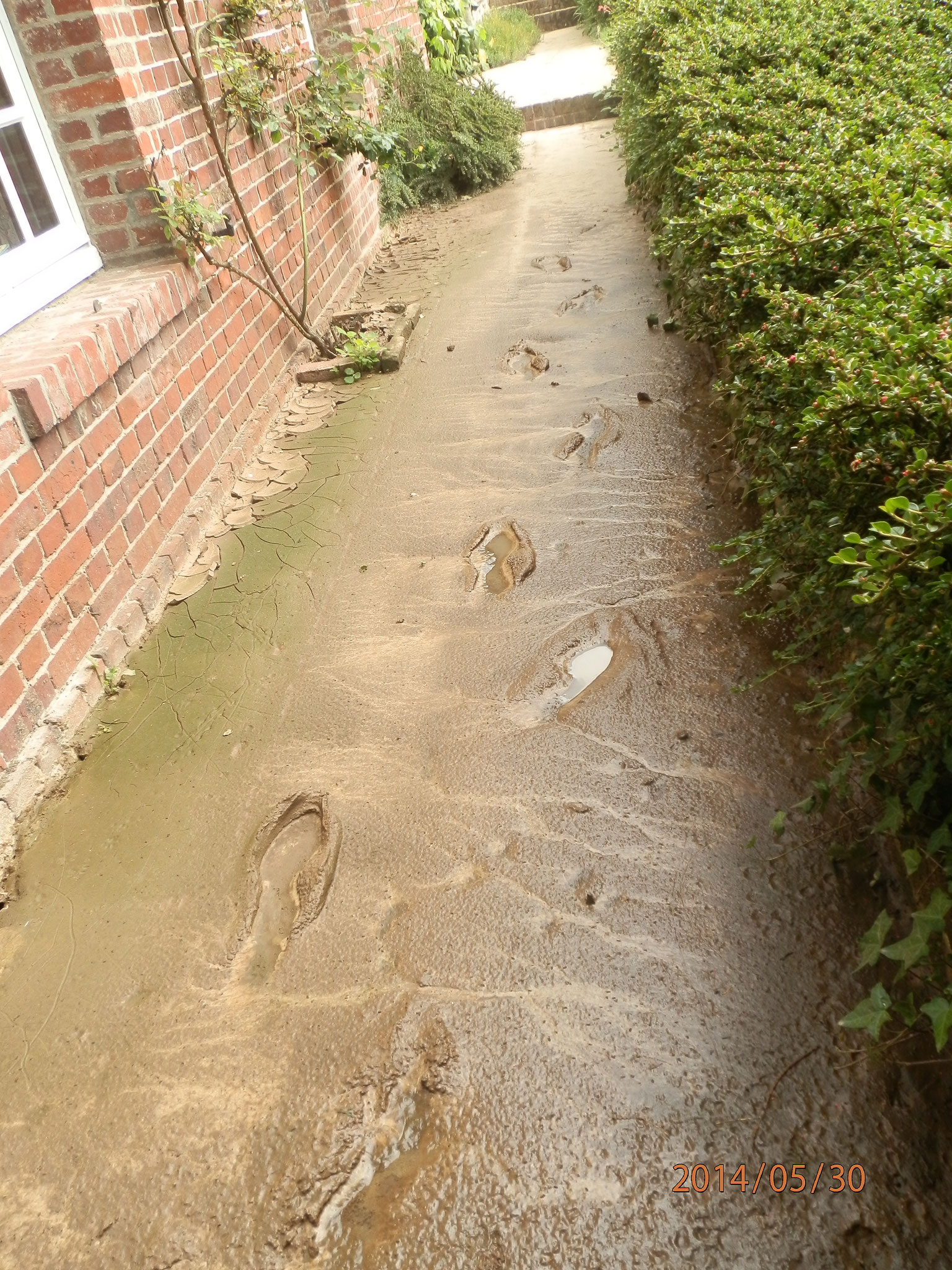 Dépôt de boues devant une habitation à St Aubin Sur Scie - 2014