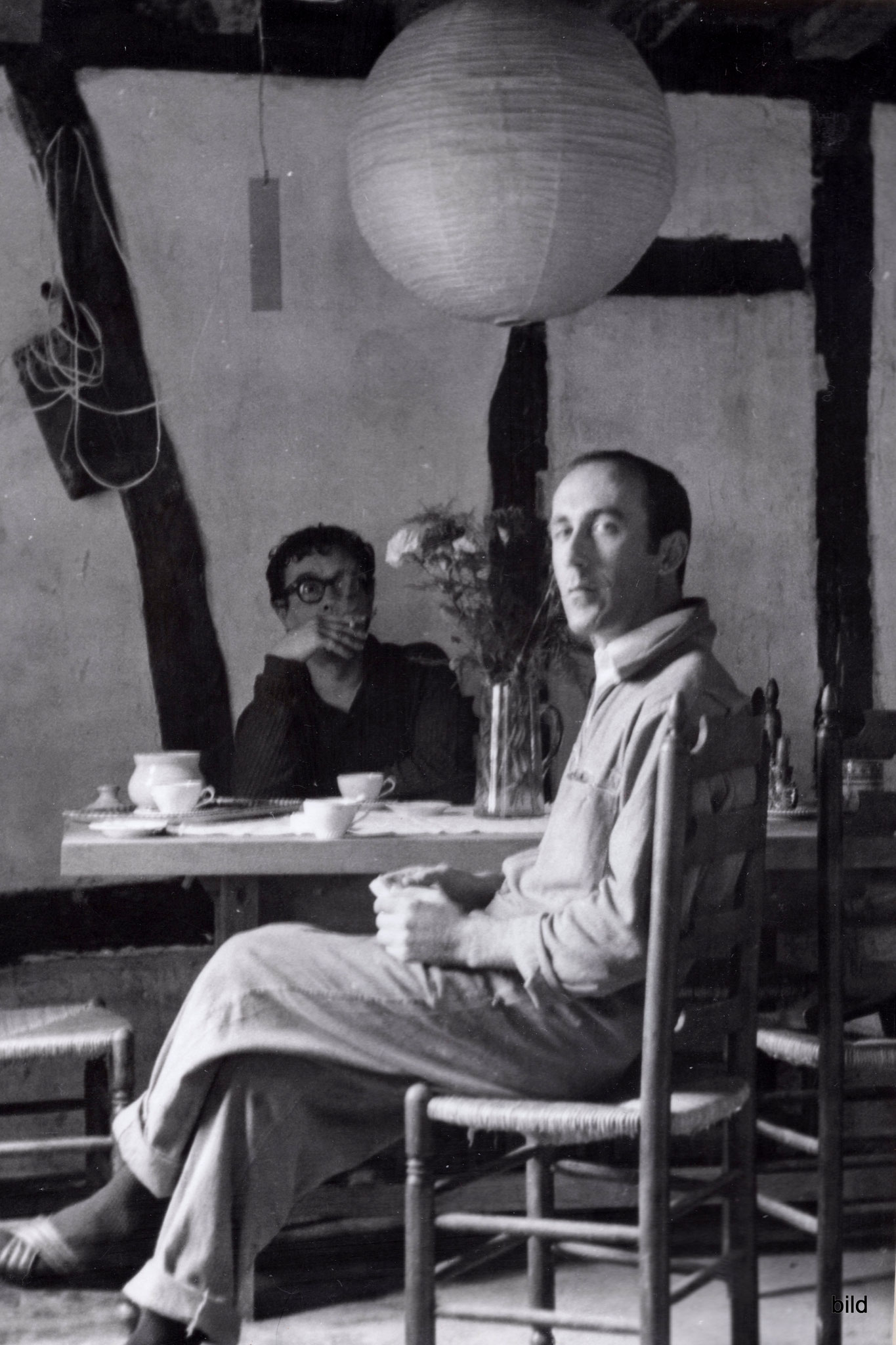 Bei Nikos Kessanlis, Normandie 1967 · Στού Νικου Κεσσανλή στή Νορμανδία.