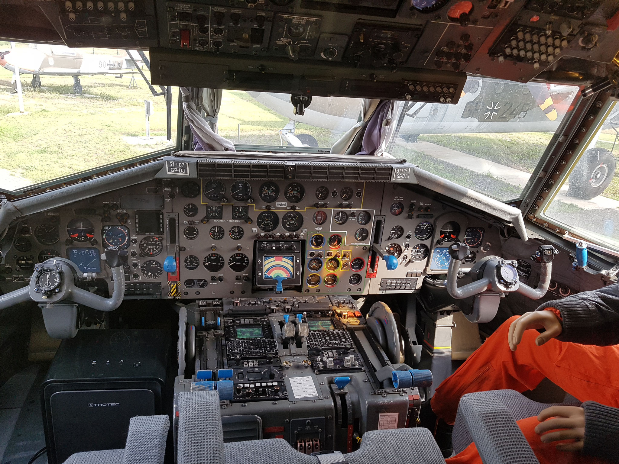 (C) Bahn Nostalgie Reisen / Flugzeugmuseum „JU52-Halle“