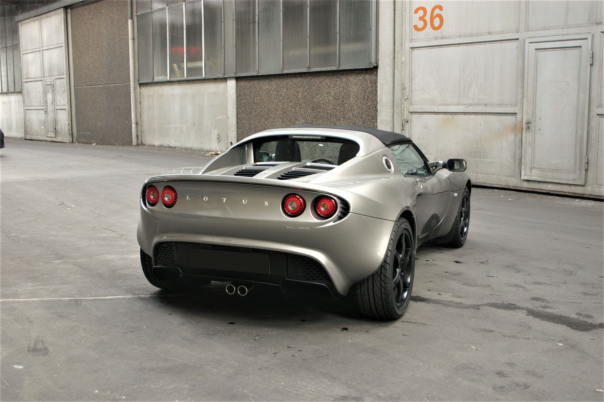 Lotus Elise S Heck seitlich