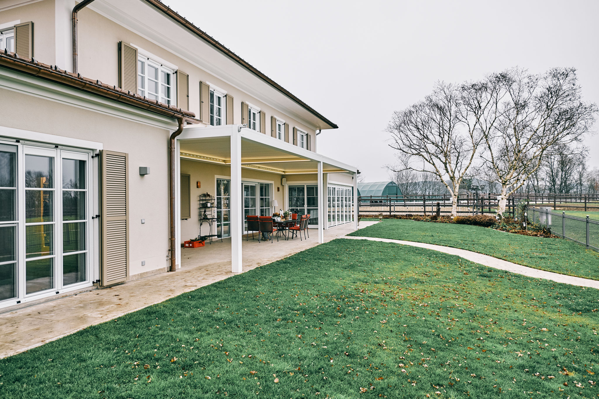Lamellen-Terrassendach Premium verstellbare Lamellen in Deggendorf