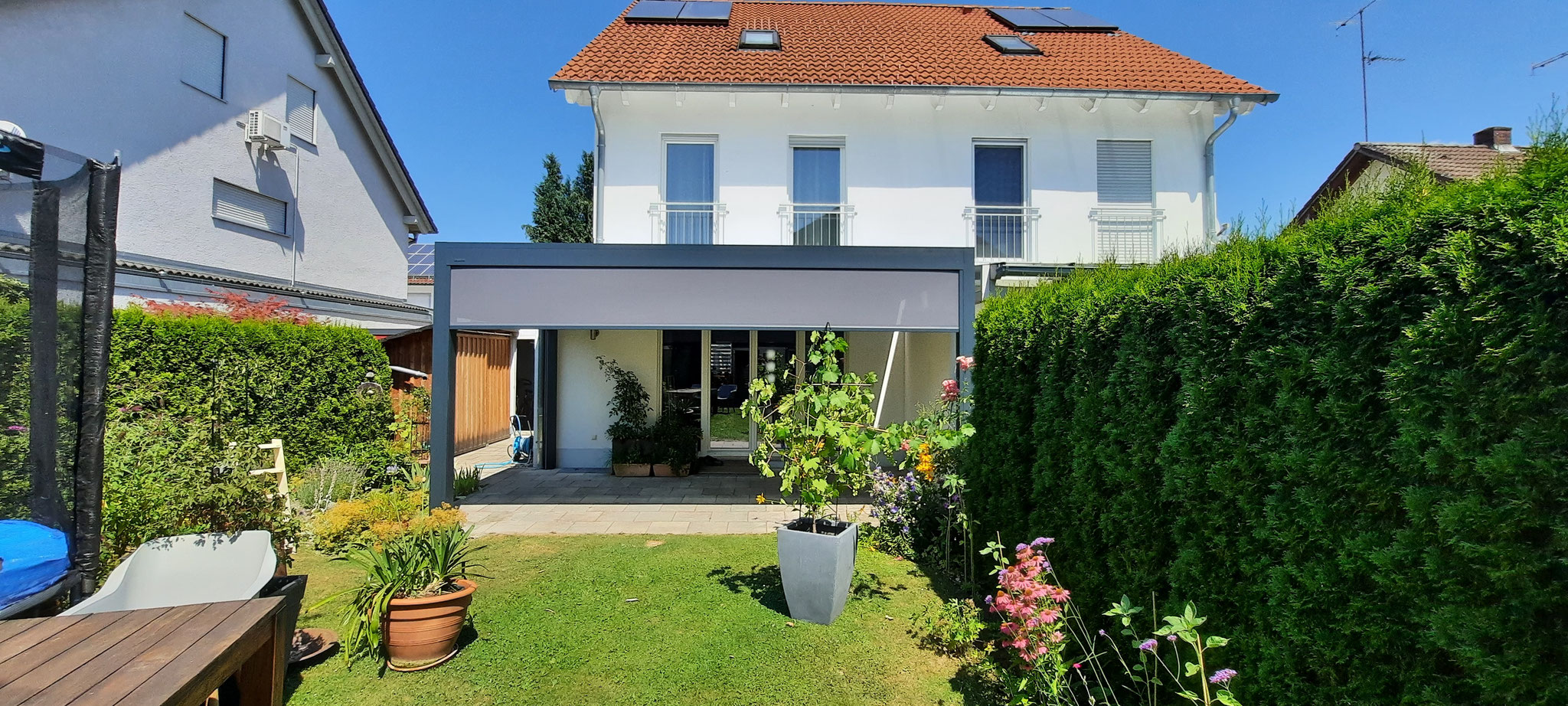 Aluminium Pergola mit Lamellen in anthrazit drehbar Deggendorf