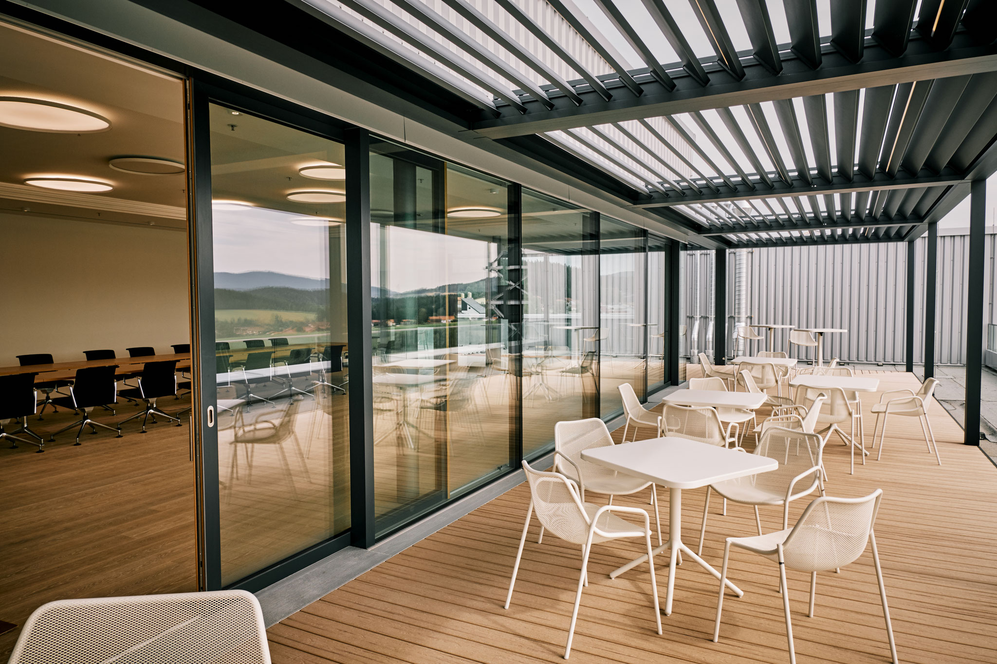 LED in Lamellen der Brustor Terrassendächer in Teisnach in Bayern 