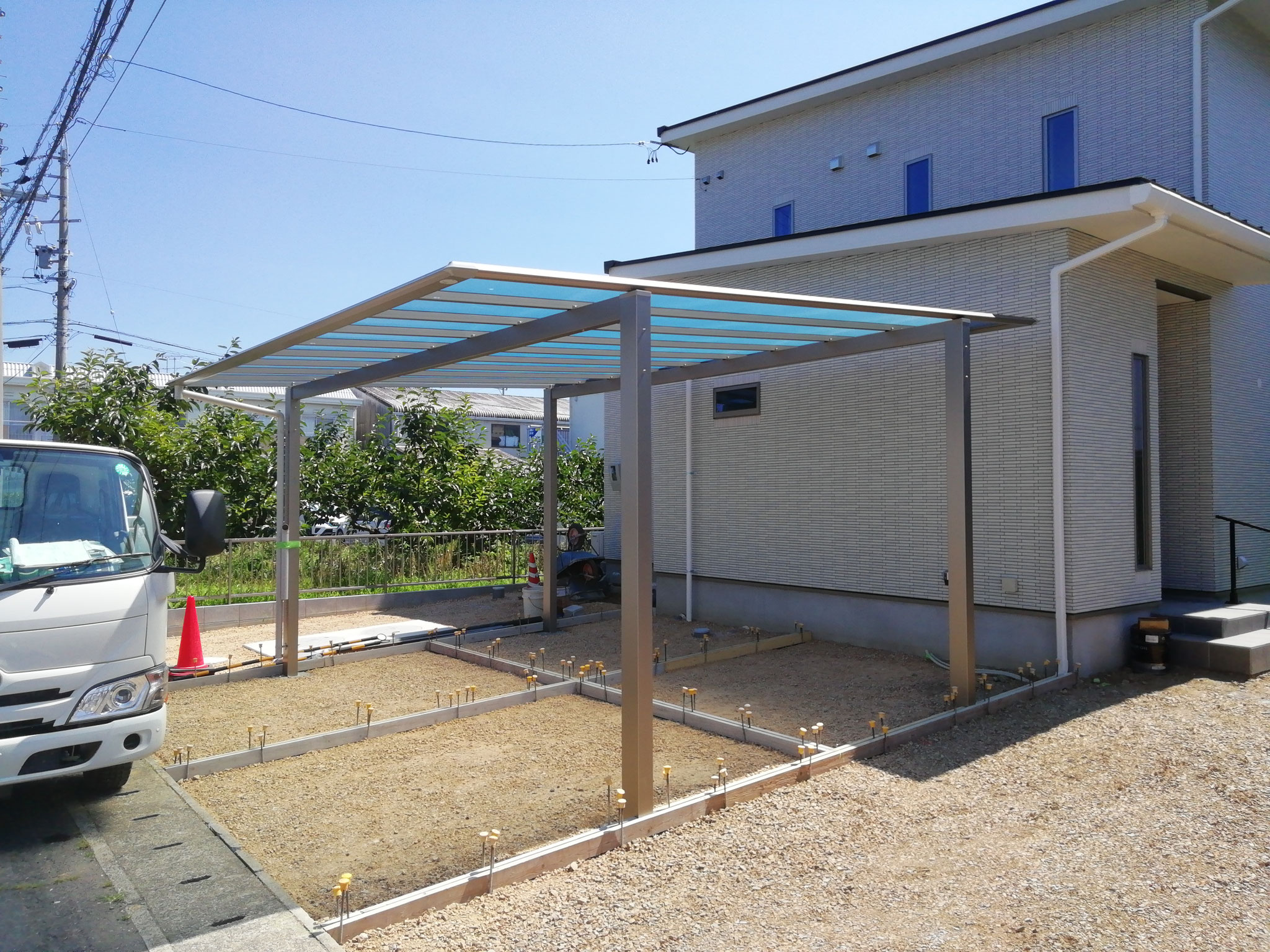 岐阜市近郊M様邸|三協アルミスカイリード50-54H屋根熱線遮断ポリカ