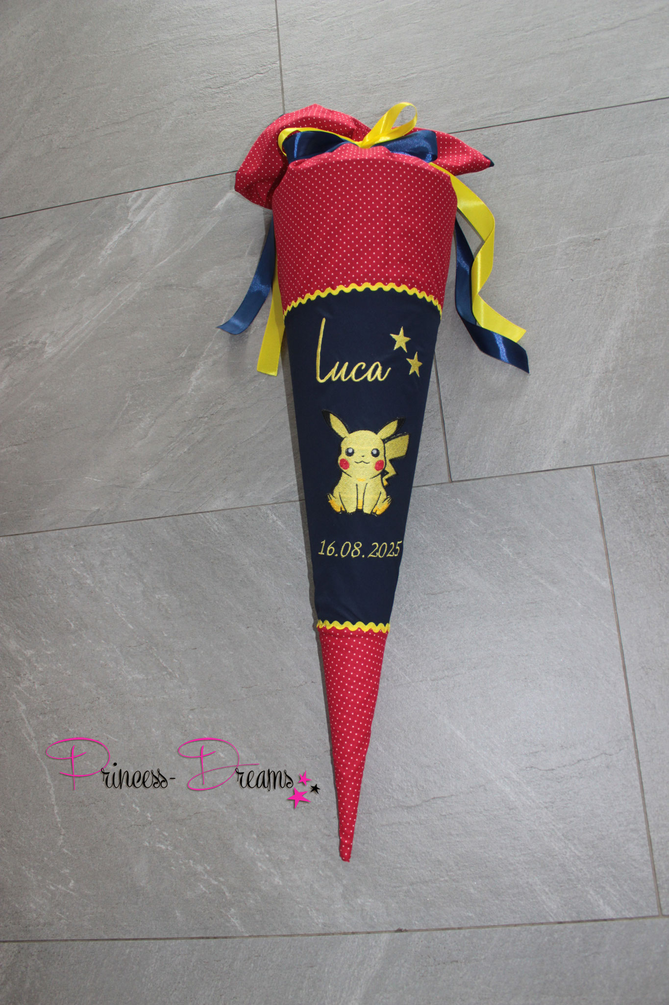 Personalisierte Schultüte aus Stoff mit Name Pokemon Pikachu