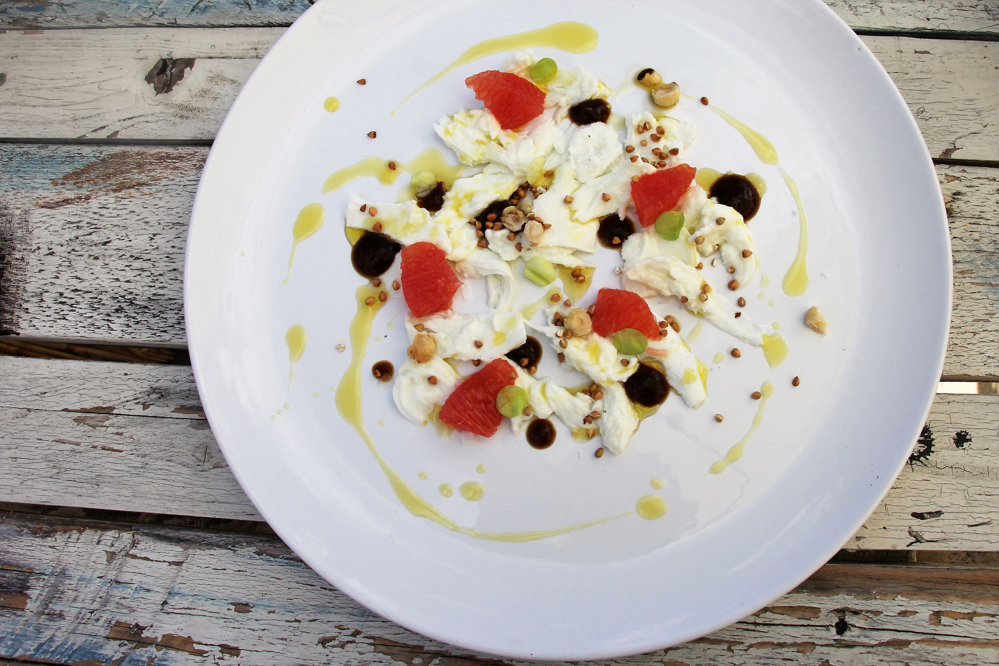 Büffelmozzarella mit Kaffegel und Grapefruit