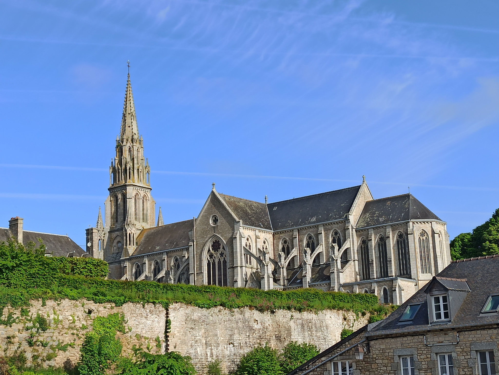 Découverte de Quintin, petite cité de caractère