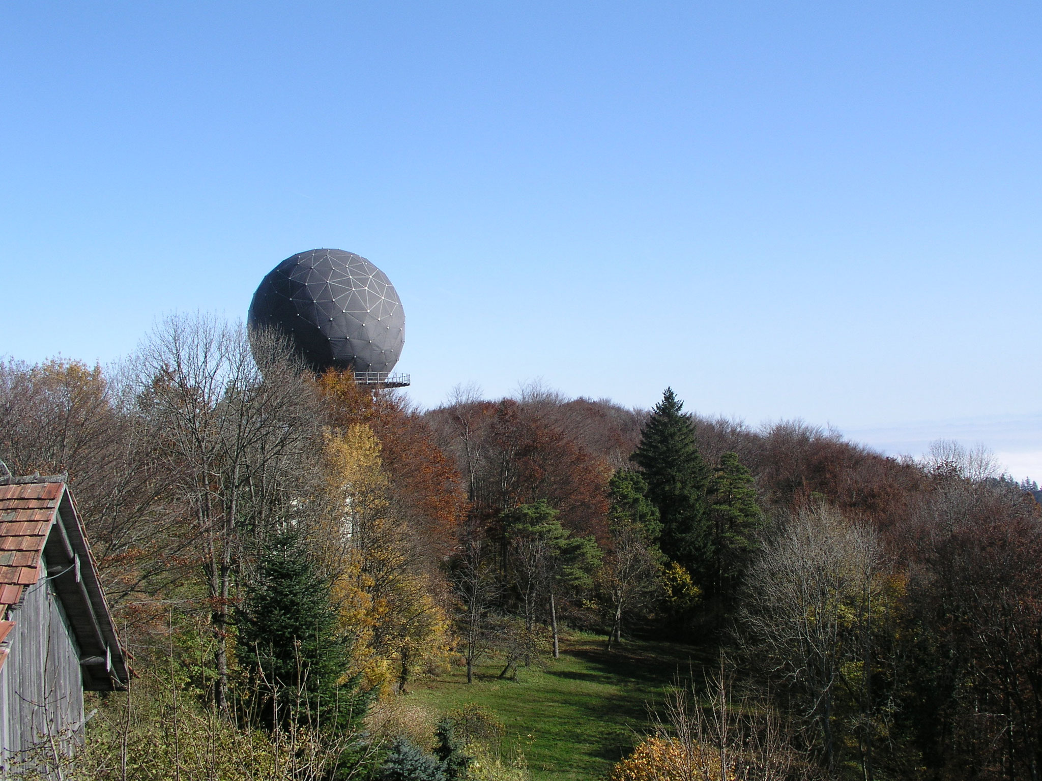 1980-2006::Erste Hülle (Radom) aus Teflonsegmenten